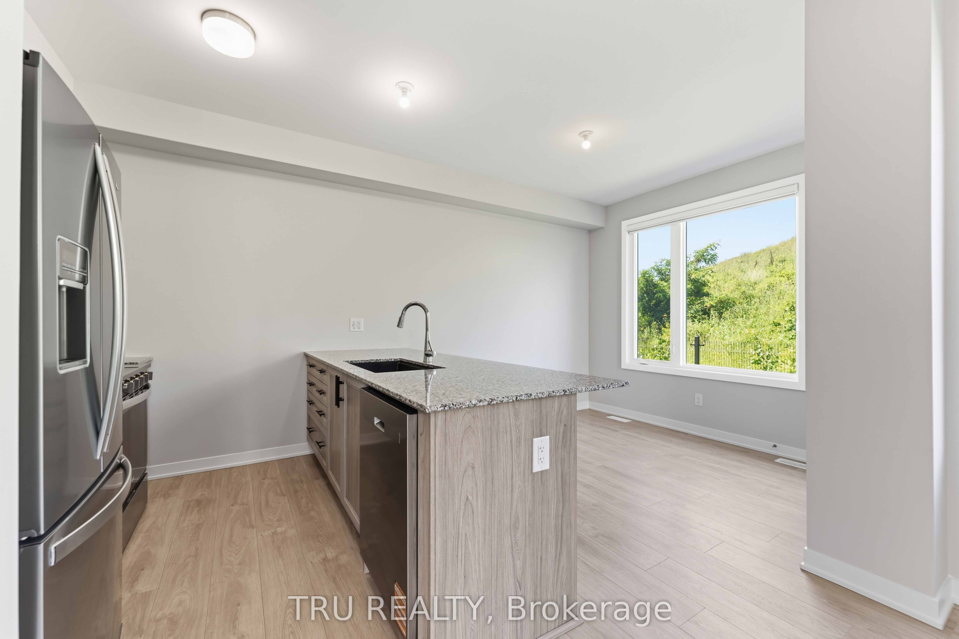 706 Expansion Road, Barrhaven, ON K2J 7G4 photo 5