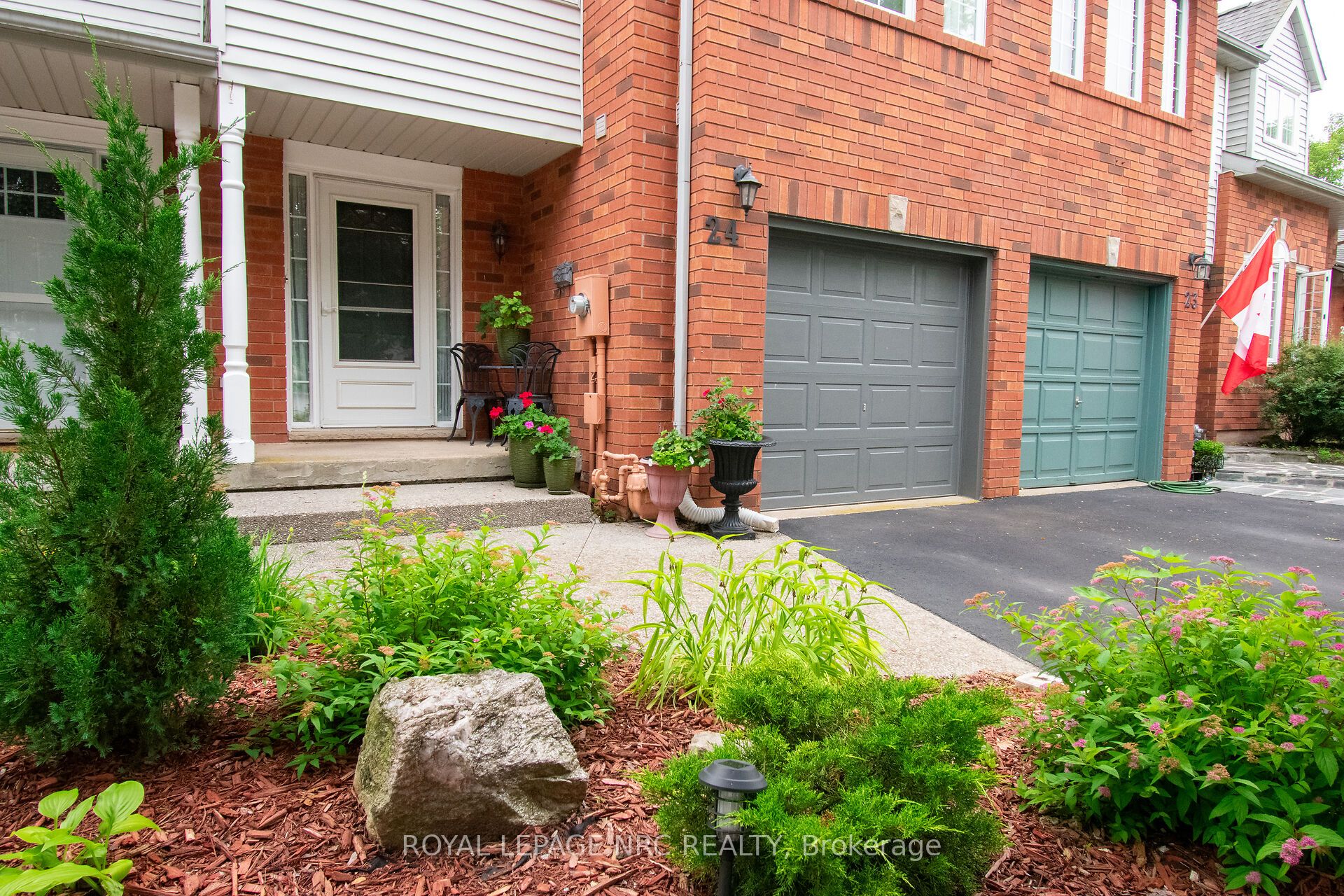 24 Walker Court, Grimsby, ON L3M 5J5 photo 3