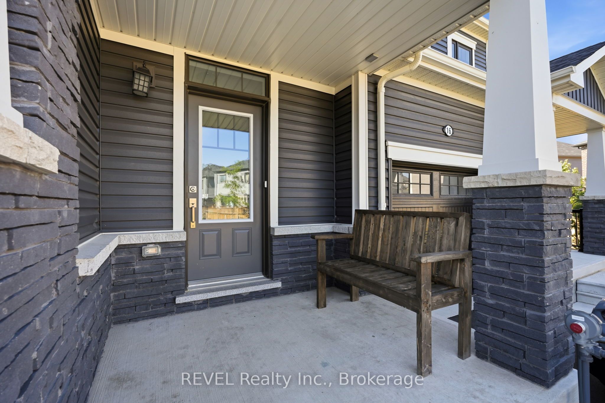 15 15 Peach Street 15, Thorold, ON L2V 0P5 photo 2