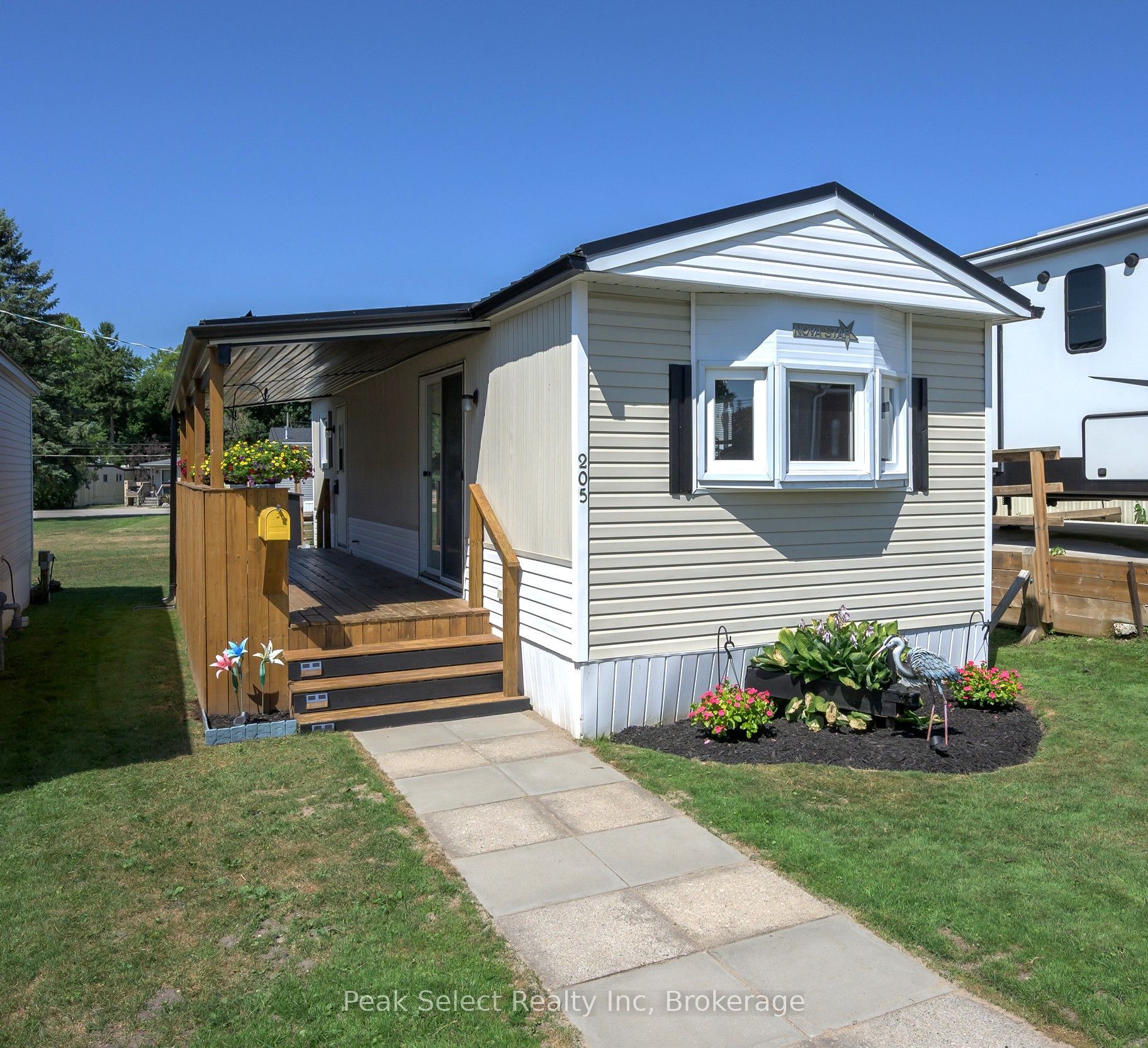 198 Springbank Drive 205, London South, ON N6J 1G1