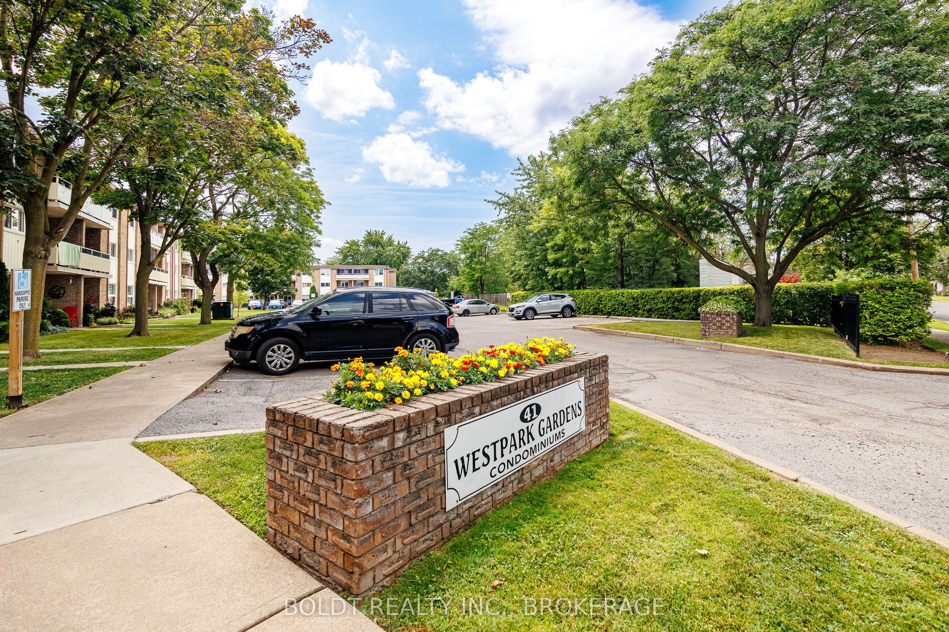 41 Rykert Street 209, St. Catharines, ON L2S 3A4