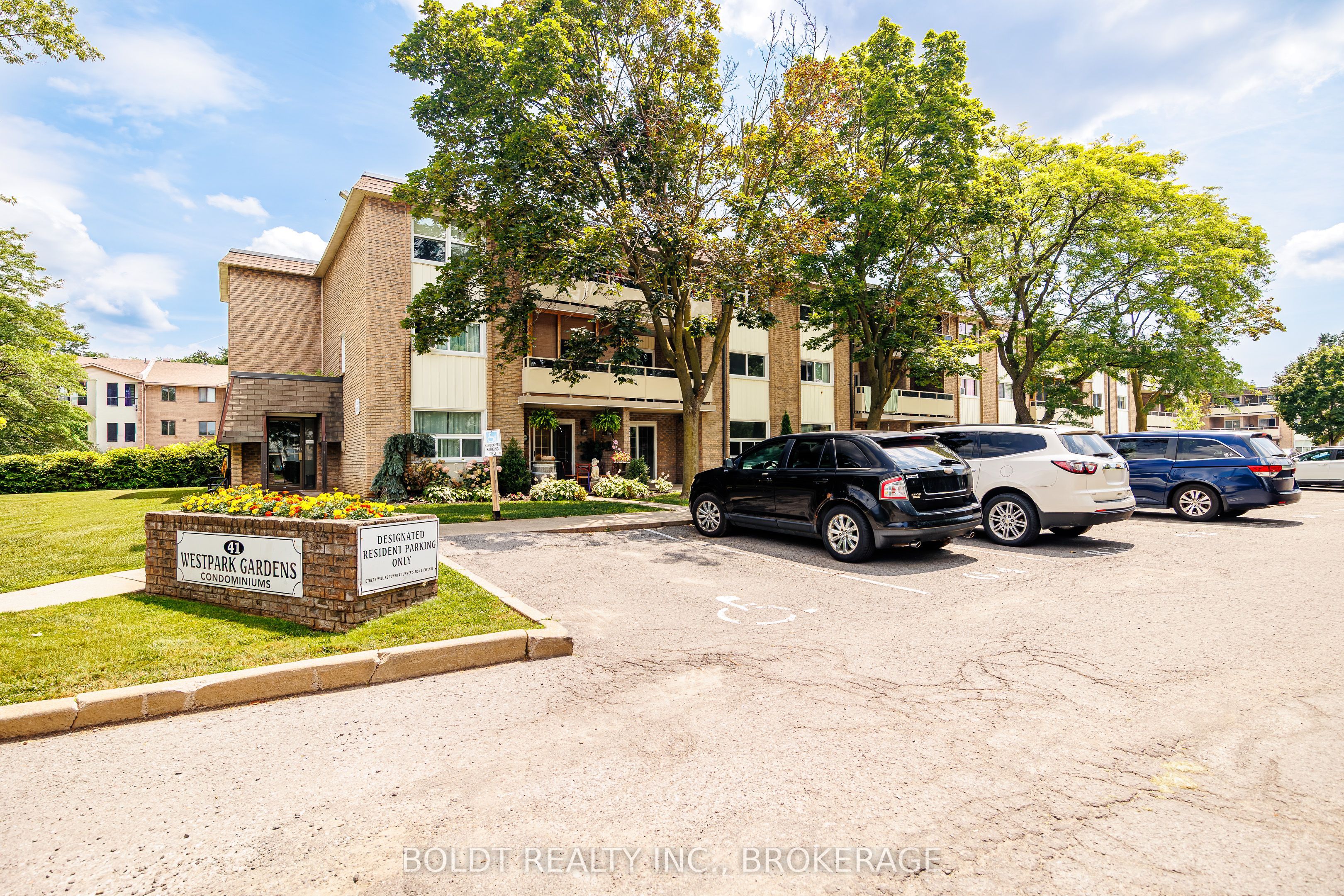 41 Rykert Street 209, St. Catharines, ON L2S 3A4 photo 2