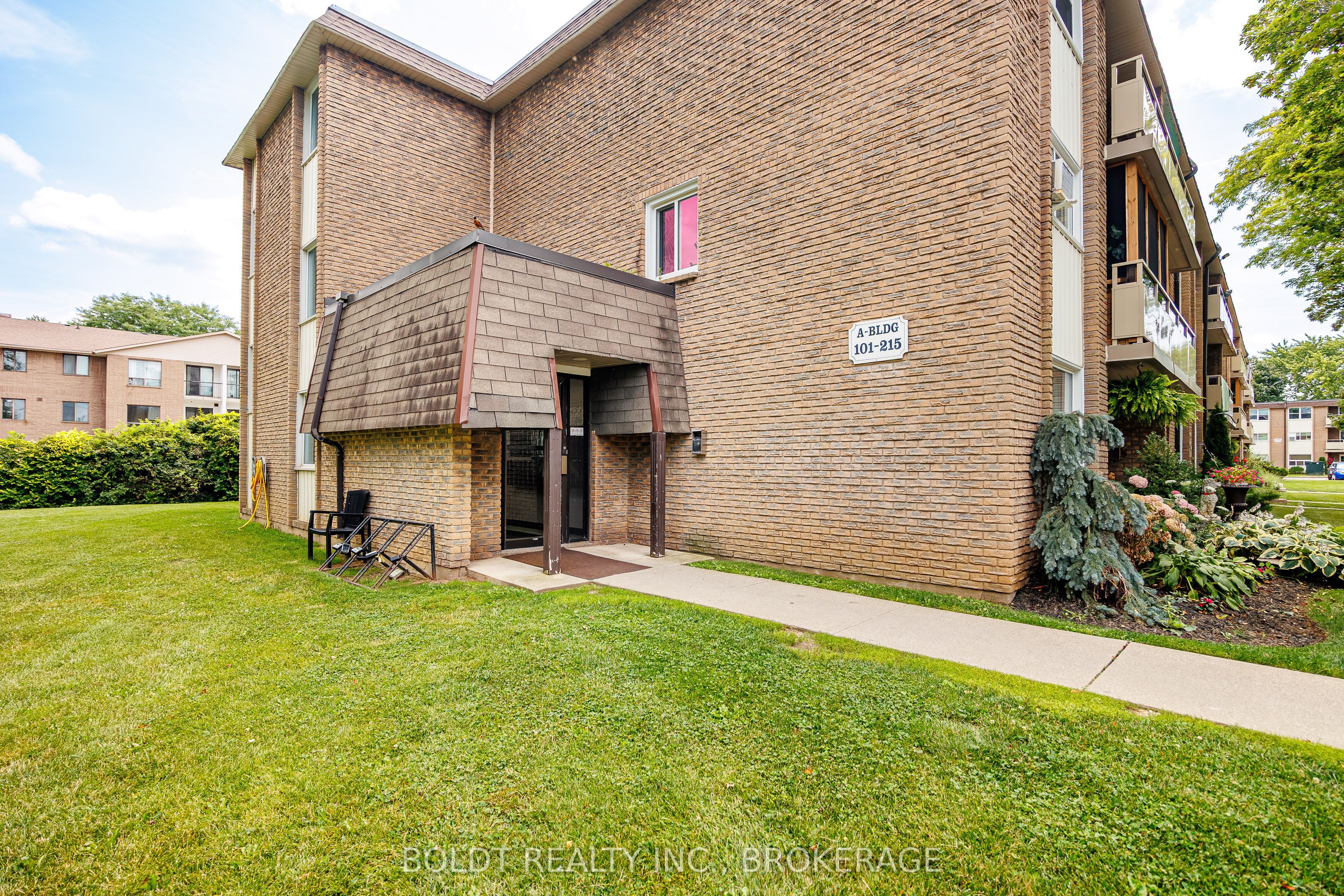 41 Rykert Street 209, St. Catharines, ON L2S 3A4 photo 3