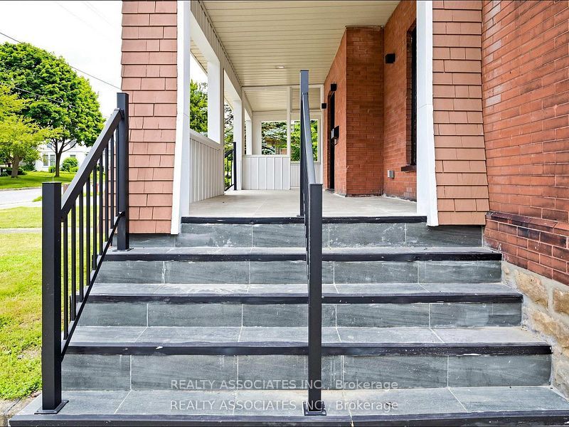 6058 Culp Street, Niagara Falls, ON L2G 2B7 photo 4