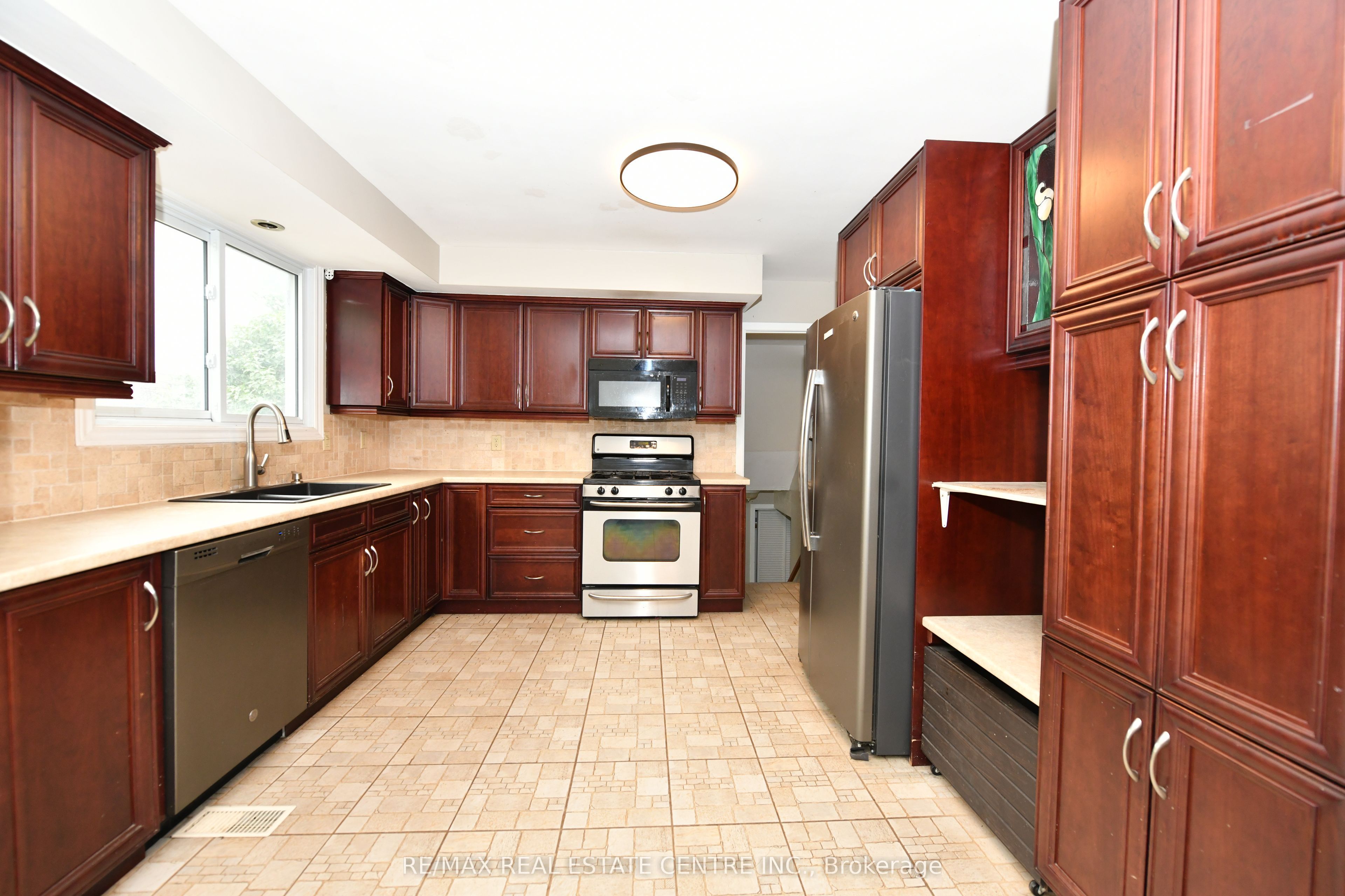 37 Ebury Crescent, London South, ON N6C 3E1 photo 3