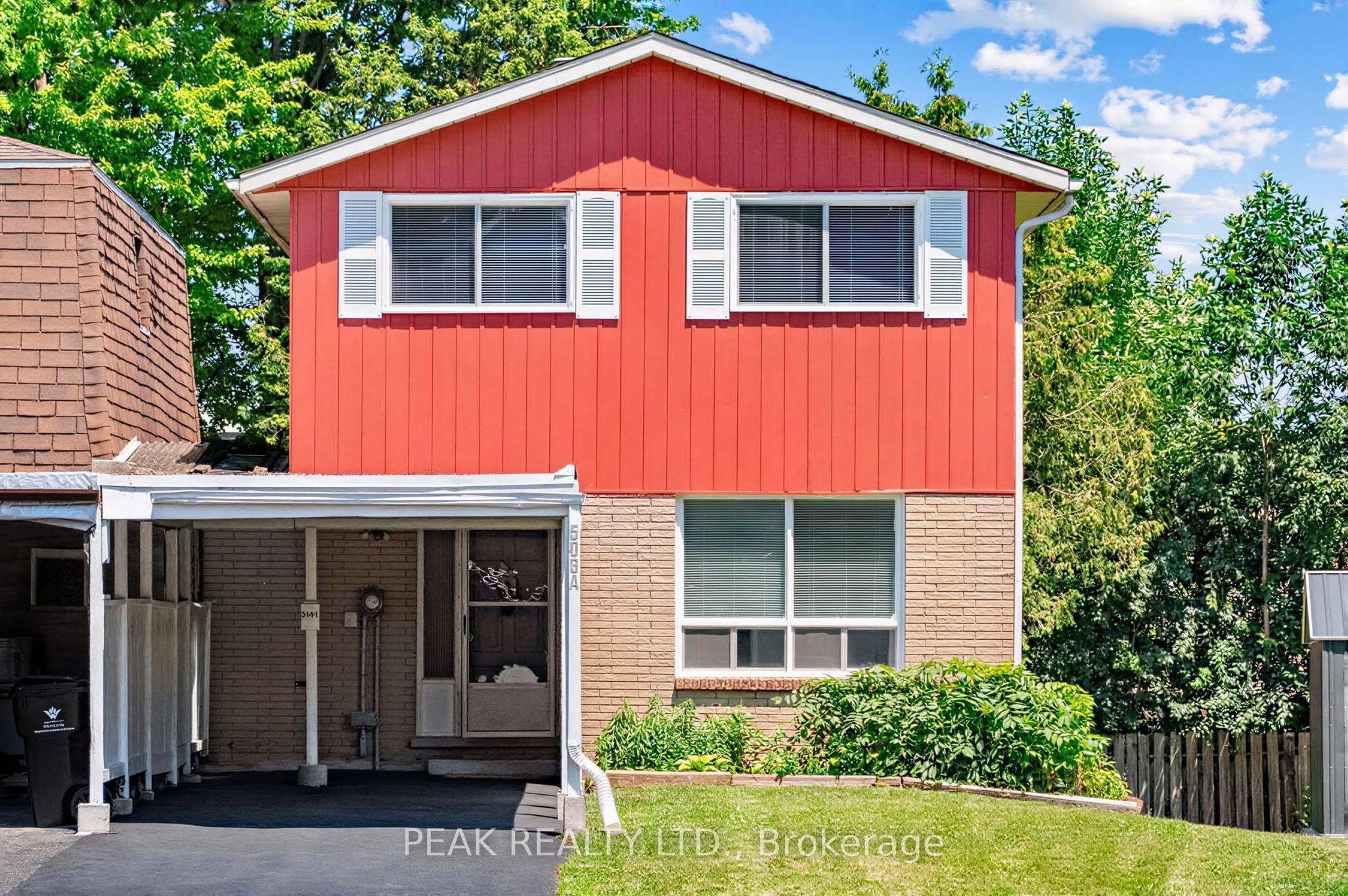 506 Lonelm Court A, Waterloo, ON N2L 5E1