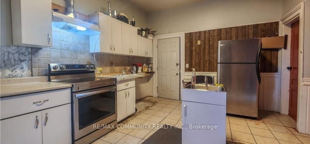 561 Gould Street, South Bruce Peninsula, ON N0H 2T0 photo 3