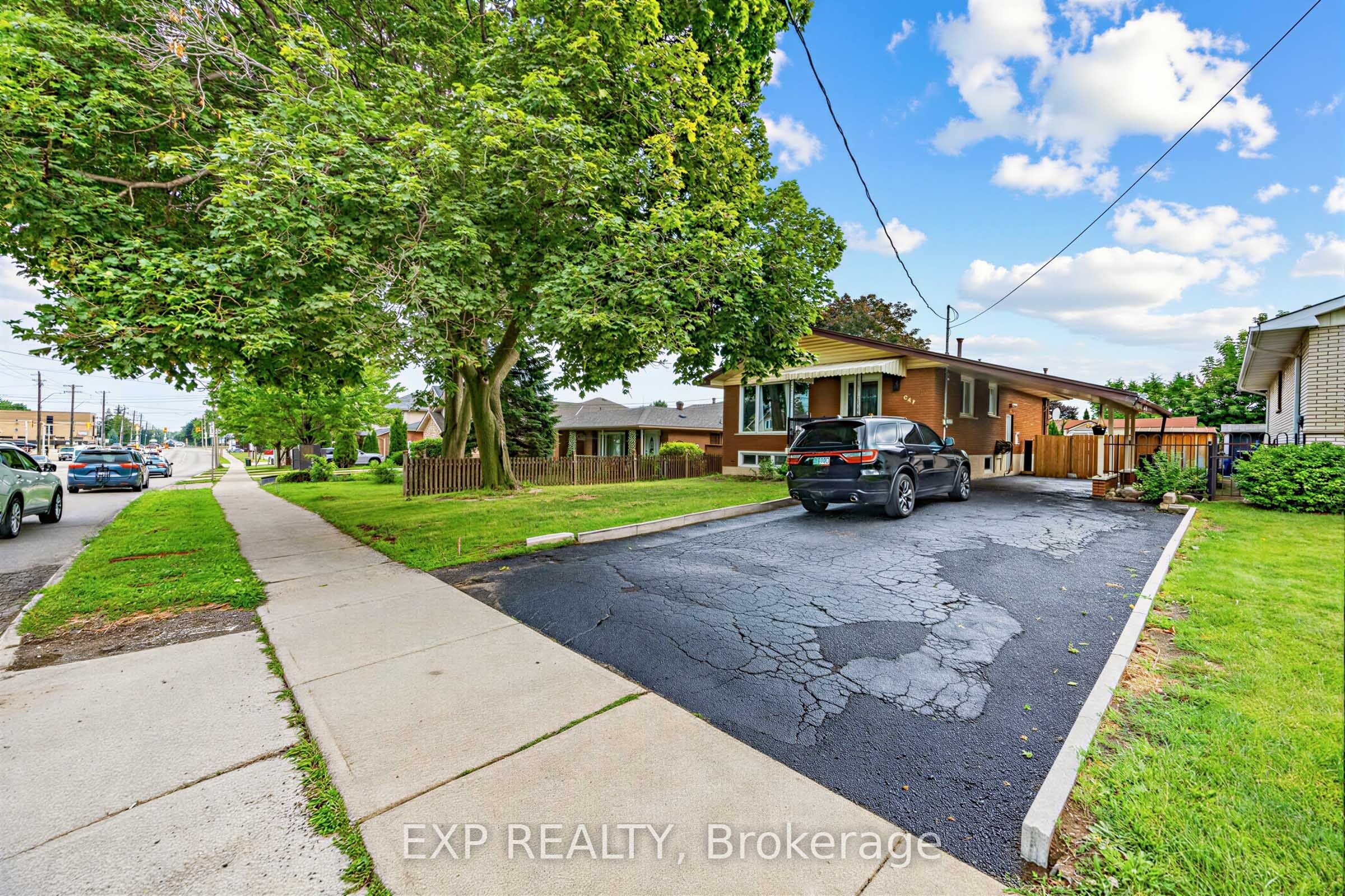 847 Upper Ottawa Street LOWER, Hamilton, ON L8T 3V4