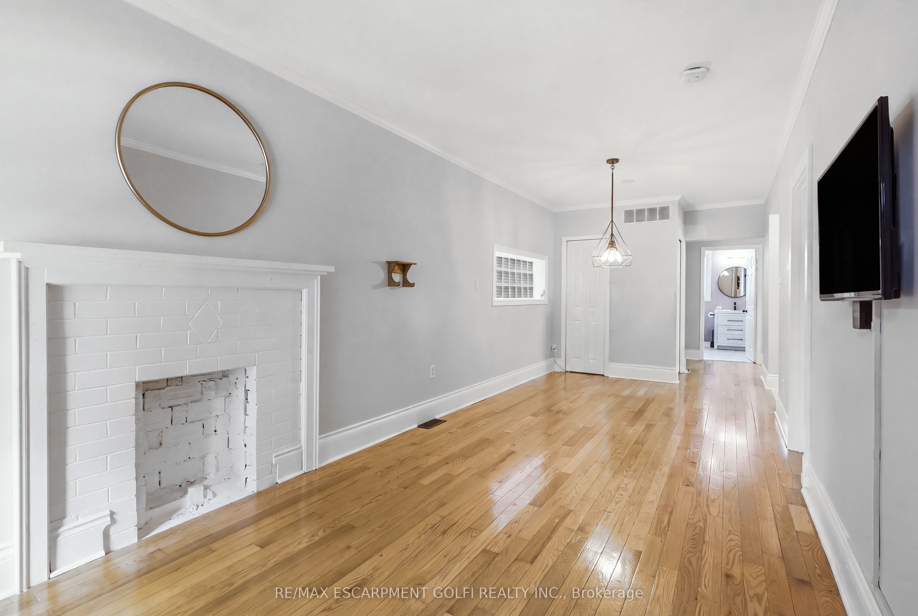 34 East 24th Street, Hamilton, ON L8V 2X7 photo 3