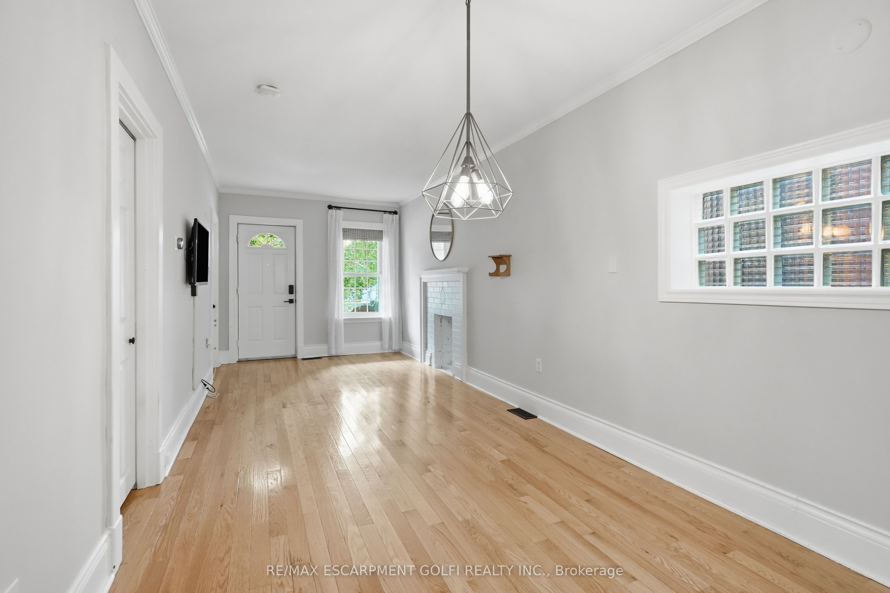 34 East 24th Street, Hamilton, ON L8V 2X7 photo 4