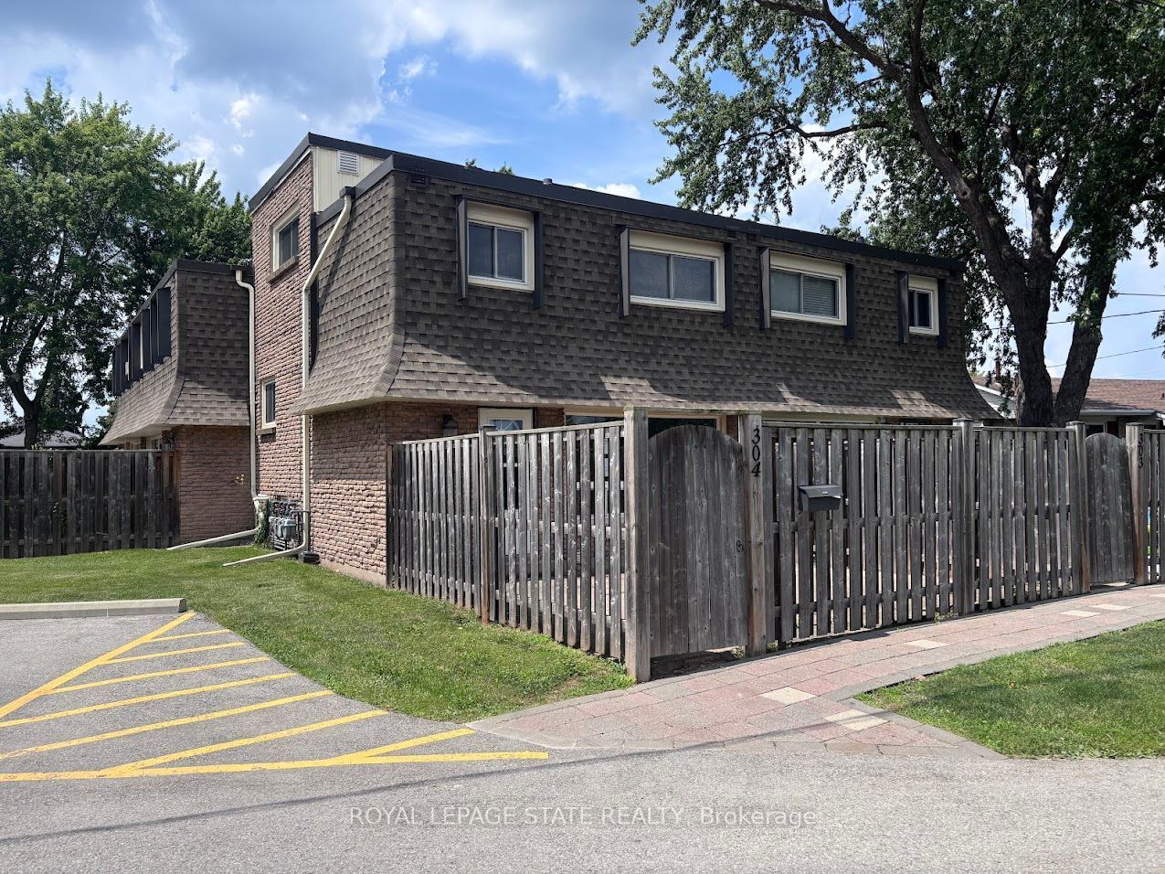5 Viking Court 304, Grimsby, ON L3M 3T8 photo 2