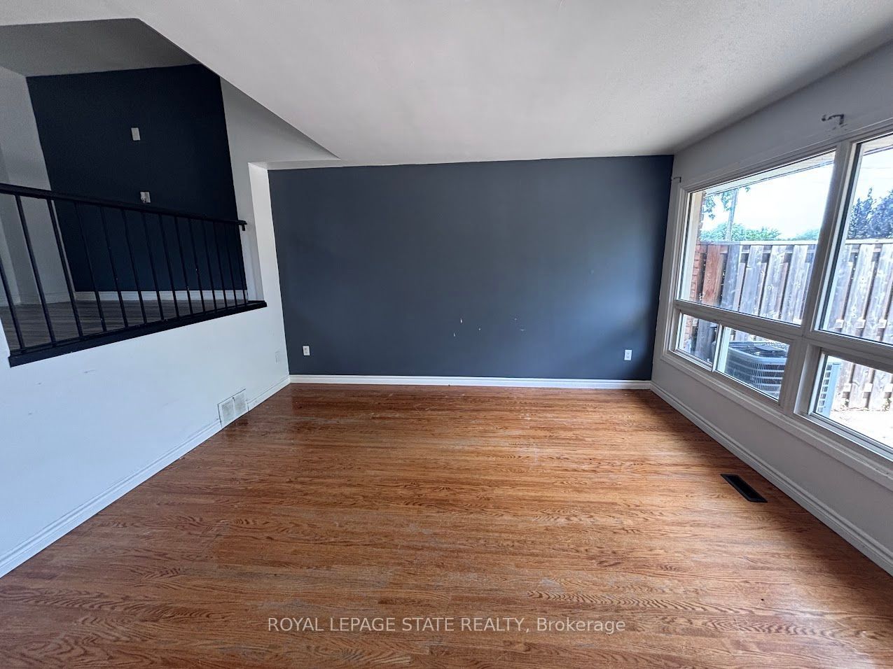 5 Viking Court 304, Grimsby, ON L3M 3T8 photo 5
