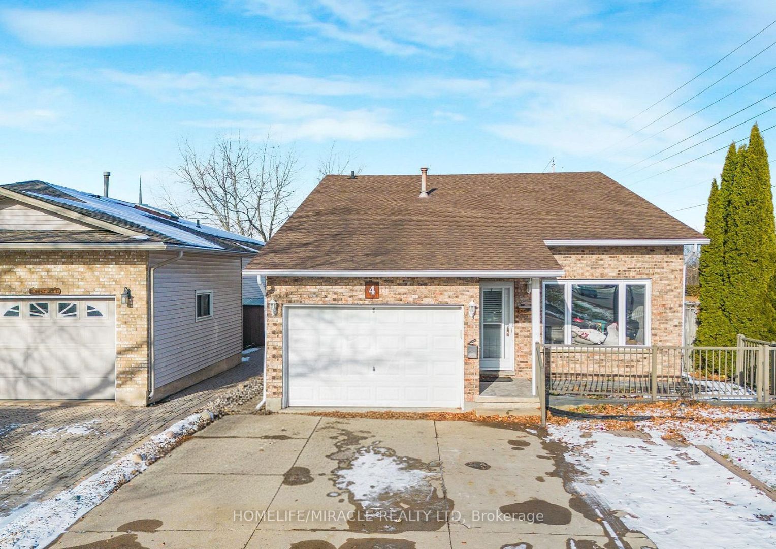 4 Eastwood Drive, Welland, ON L3C 6W3 photo 2