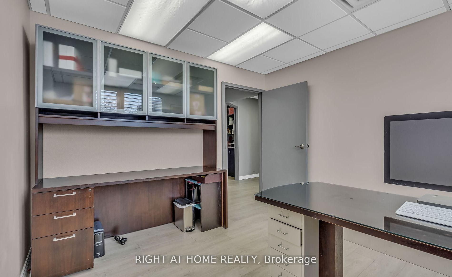 99 Holland Avenue 106, Tunneys Pasture and Ottawa West, ON K1Y 0Y1 photo 5