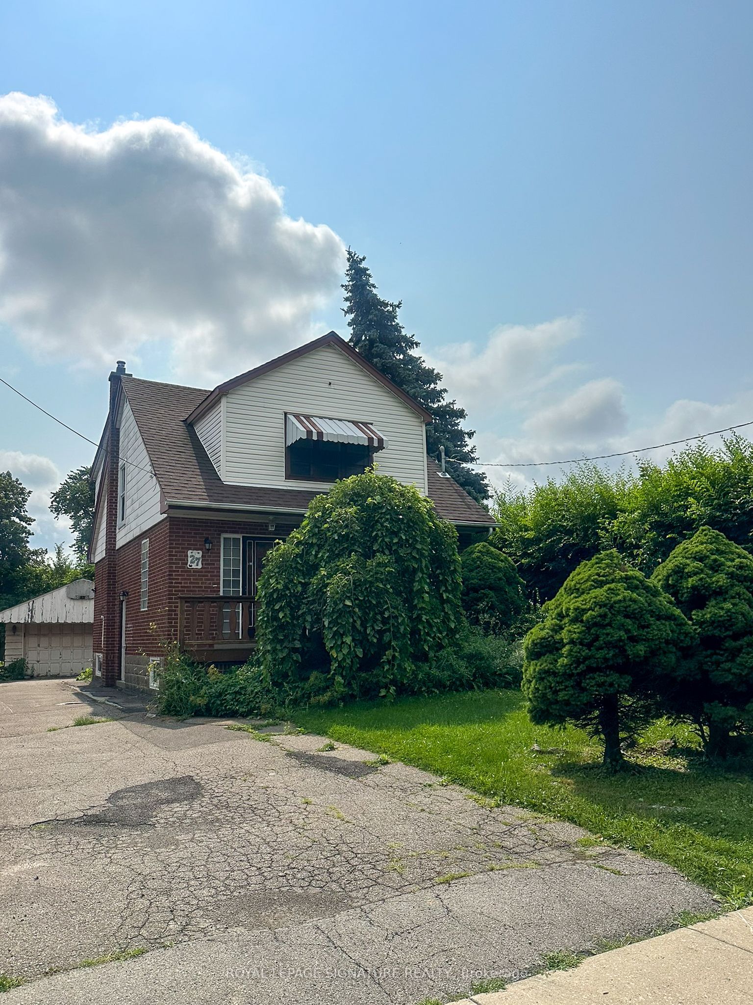 27 Millen Avenue A102, Hamilton, ON L9A 2T5