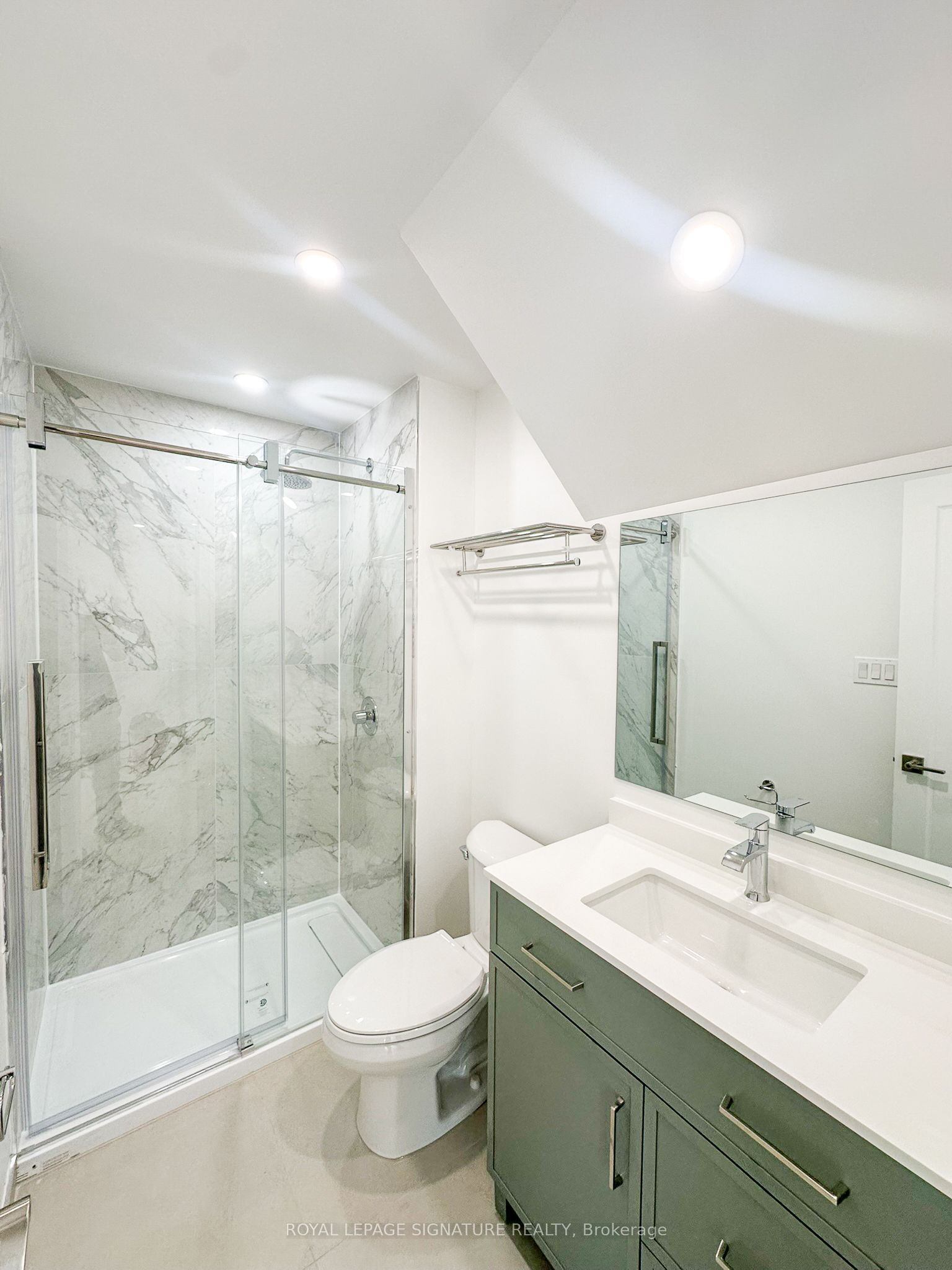 27 Millen Avenue A122, Hamilton, ON L9A 2T5 photo 5