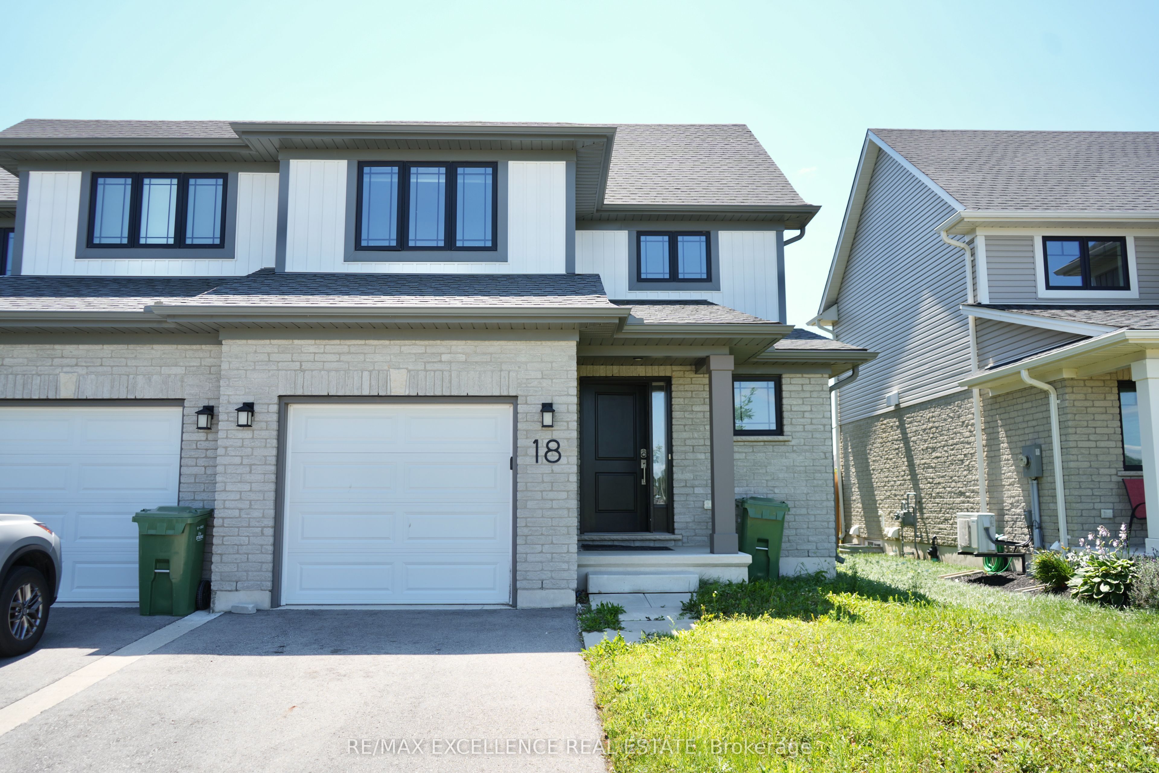 18 Weir Crescent, St. Thomas, ON N5R 0L7