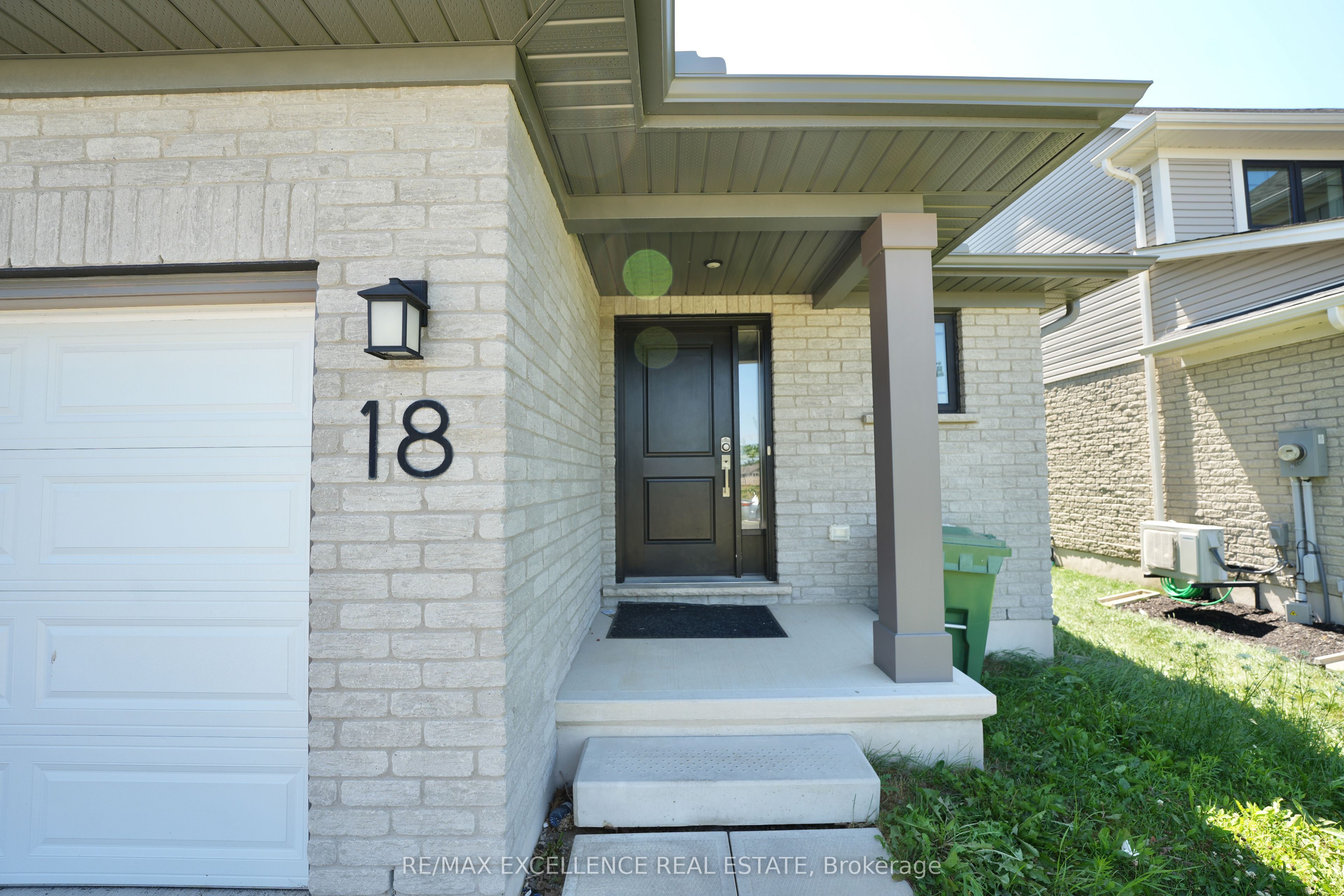 18 Weir Crescent, St. Thomas, ON N5R 0L7 photo 3
