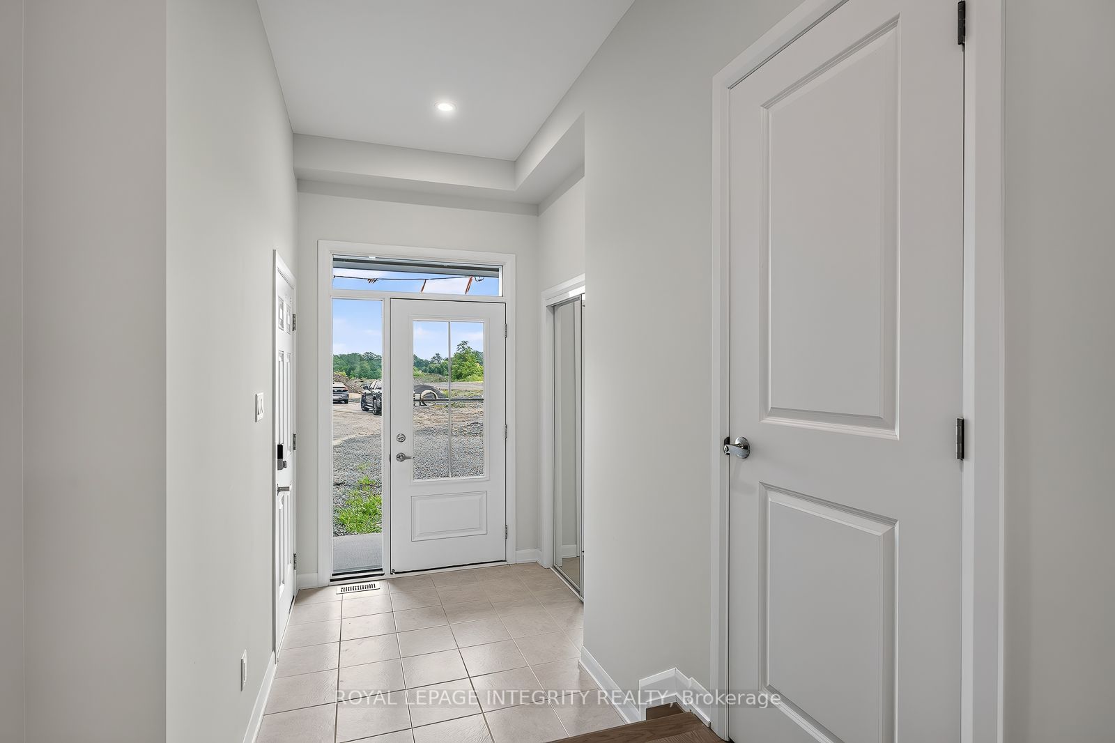 740 Tadpole Crescent, Barrhaven, ON K2J 7N1 photo 3