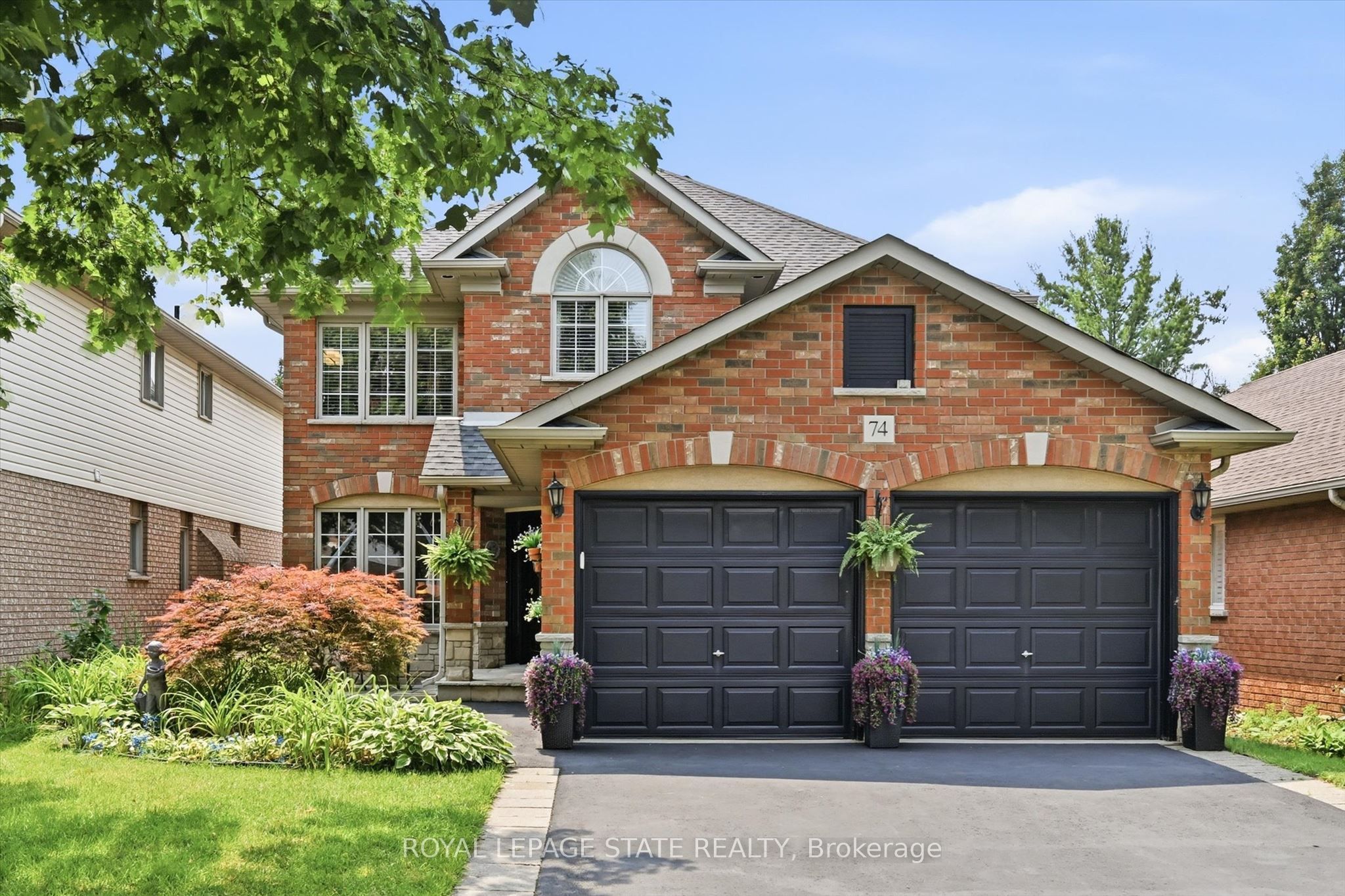 74 Liam Drive, Hamilton, ON L9G 4Y1