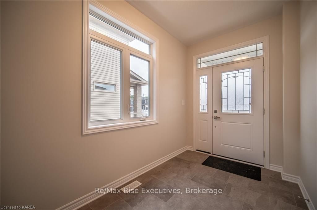 1673 Brookedayle Avenue, Kingston, ON K7P 0T1 photo 4