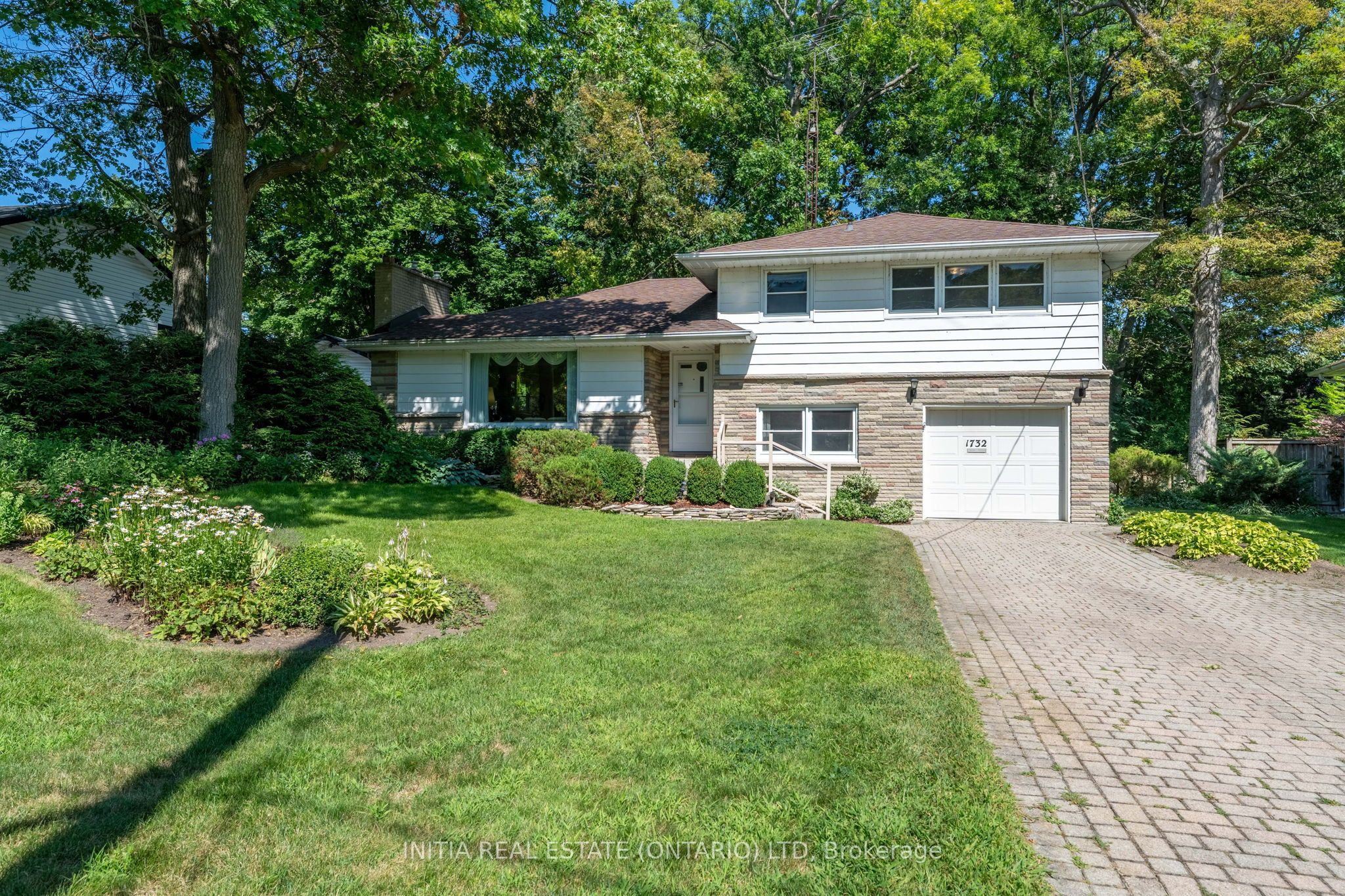 1732 Rutherglen Close, Sarnia, ON N7S 3R9