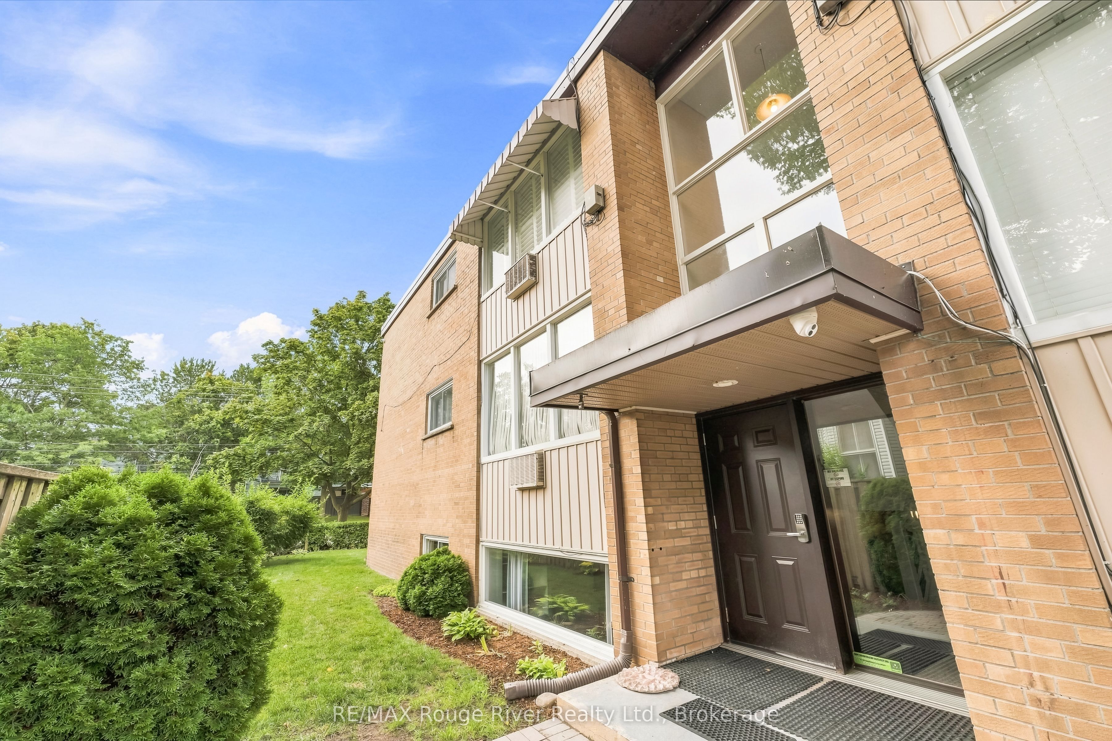 242 D'arcy Street 3, Cobourg, ON K9A 4A3 photo 3