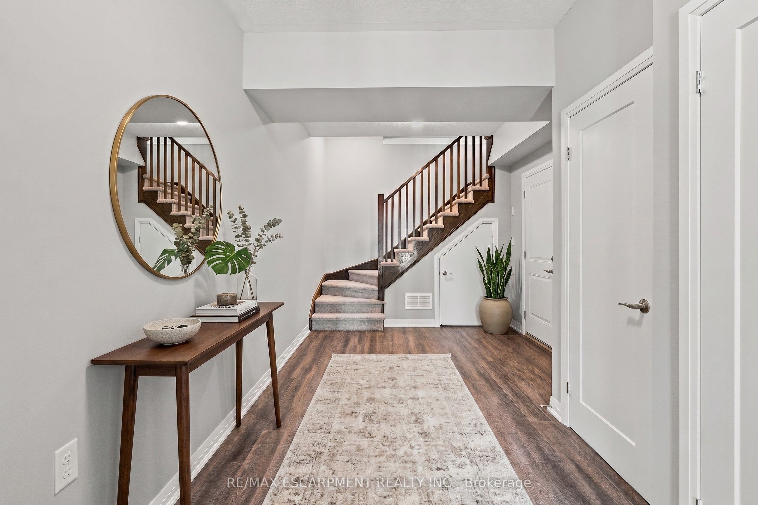 13 Aqua Lane, Hamilton, ON L0R 1P0 photo 2