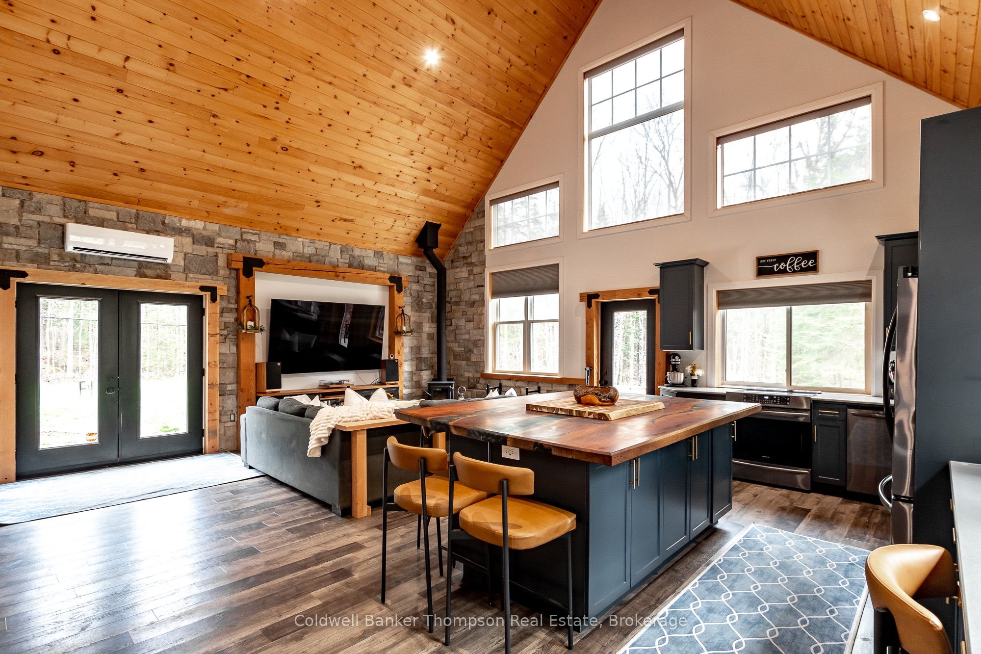 1024 Fieldale Road, Lake of Bays, ON P1H 2J6 photo 3