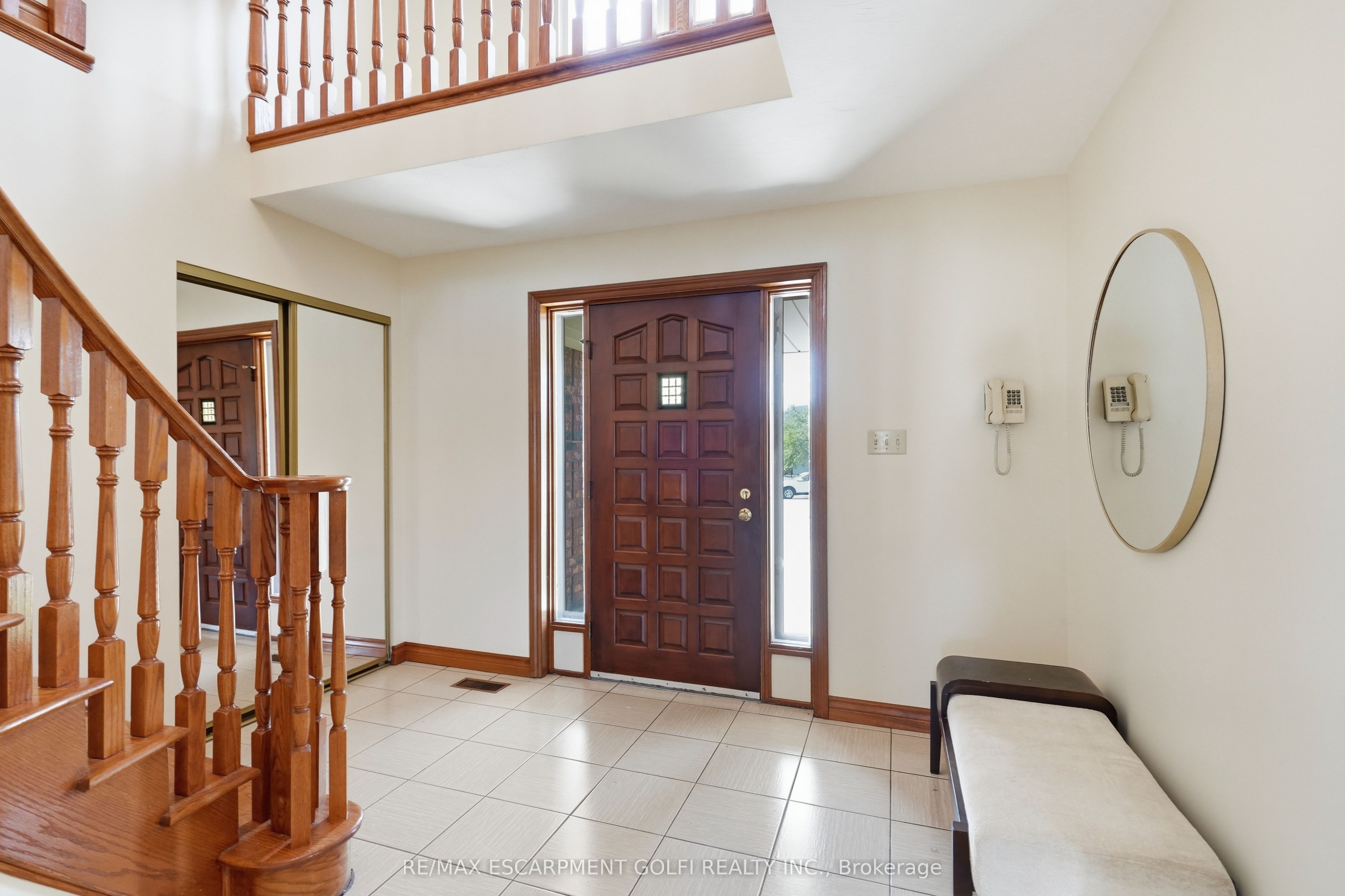 18 Marcel Place, Hamilton, ON L9B 1W3 photo 5