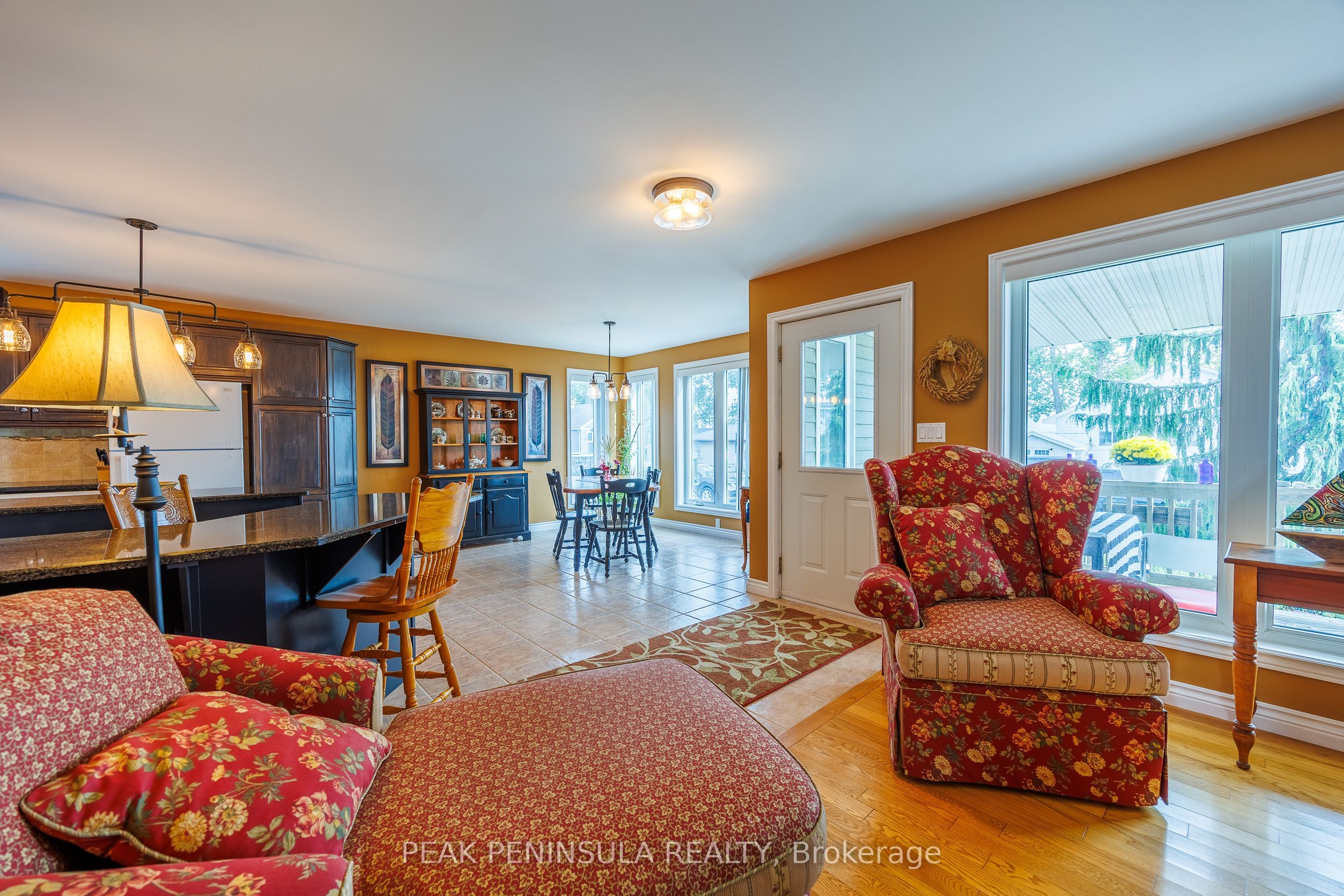 26 Erie Boulevard, Norfolk, ON N0E 1M0 photo 3