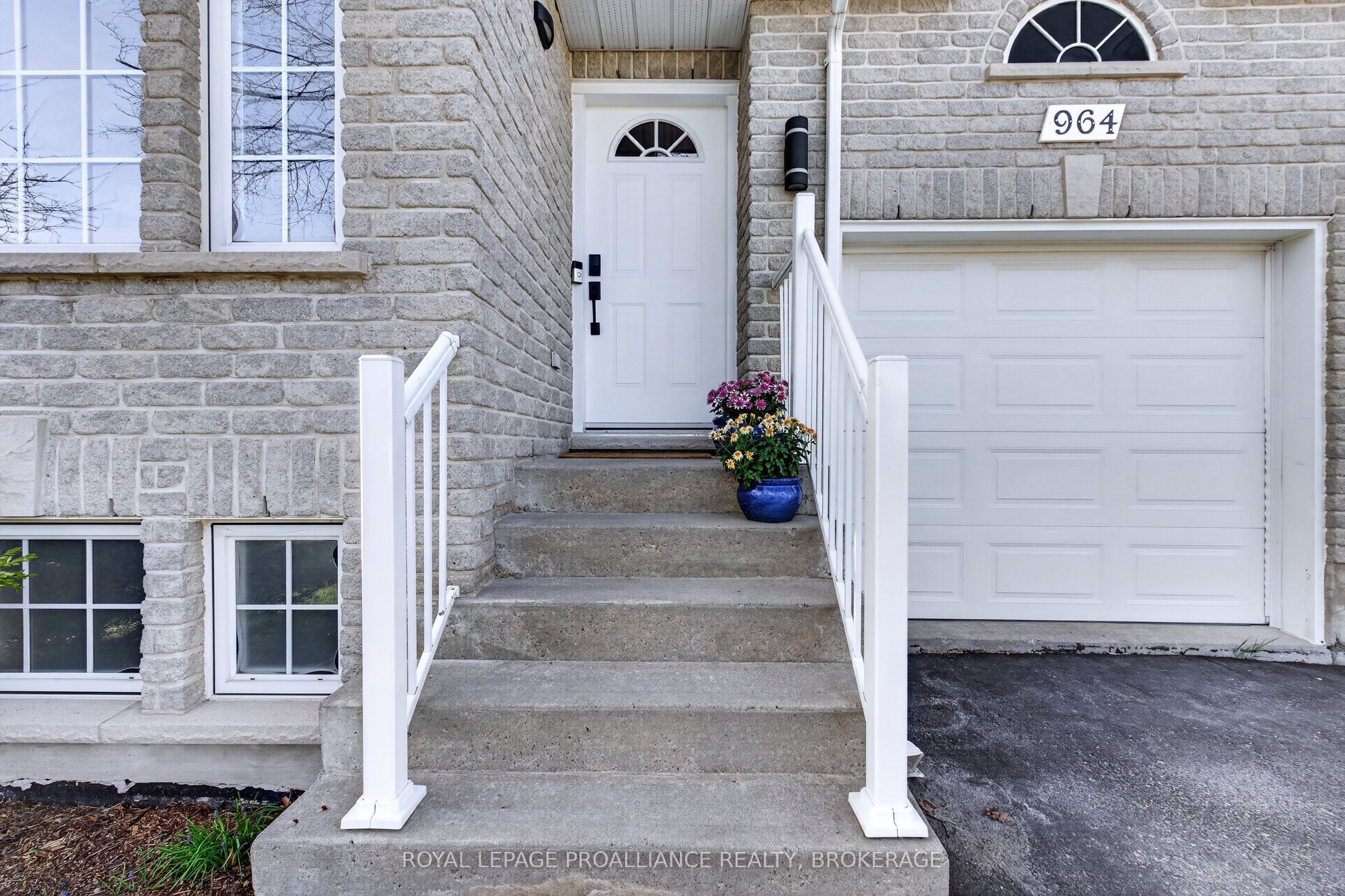 964 Rainbow Crescent, Kingston, ON K7K 7J2 photo 4