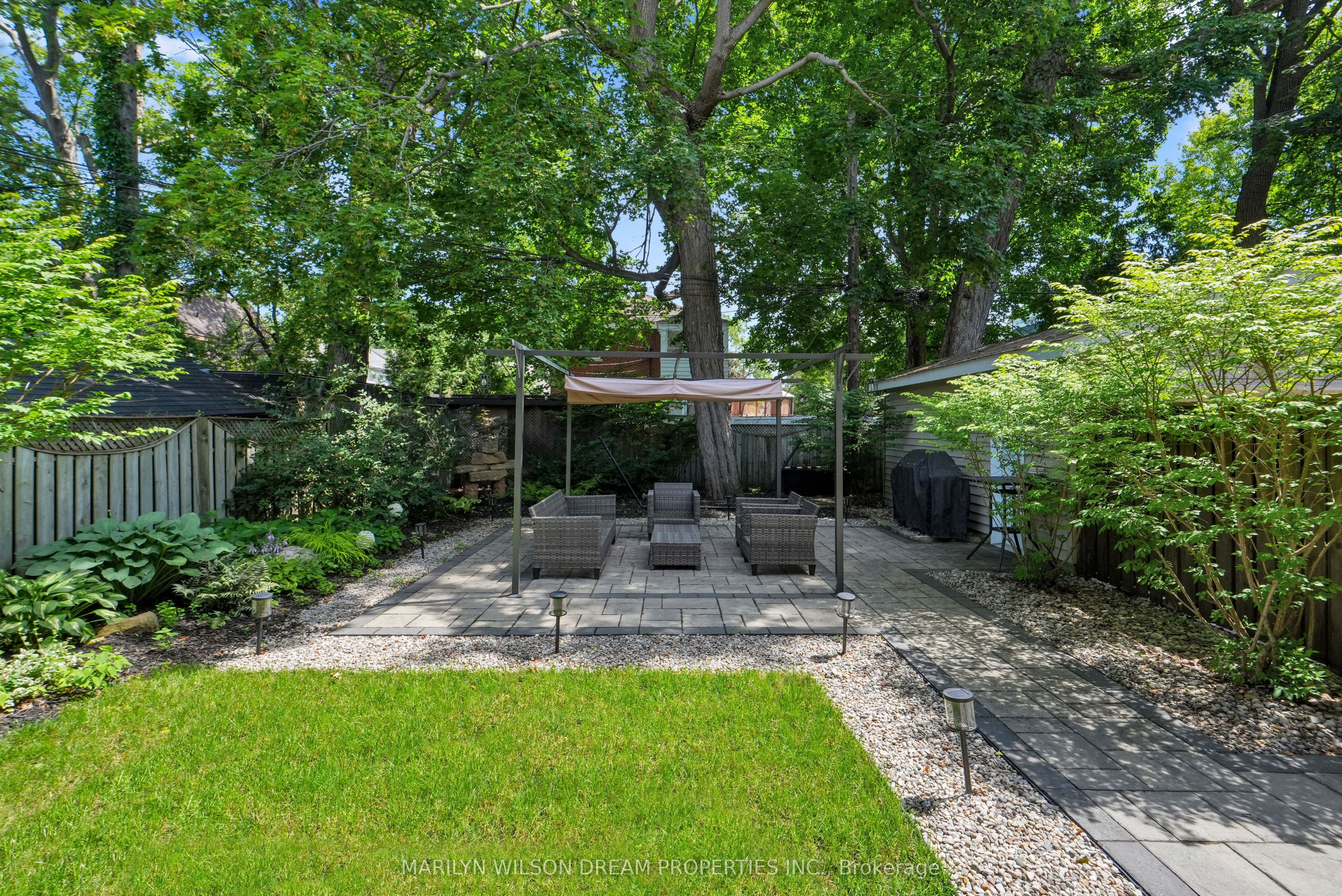 39 Lambton Avenue, New Edinburgh - Lindenlea, ON K1M 0Z8 photo 2