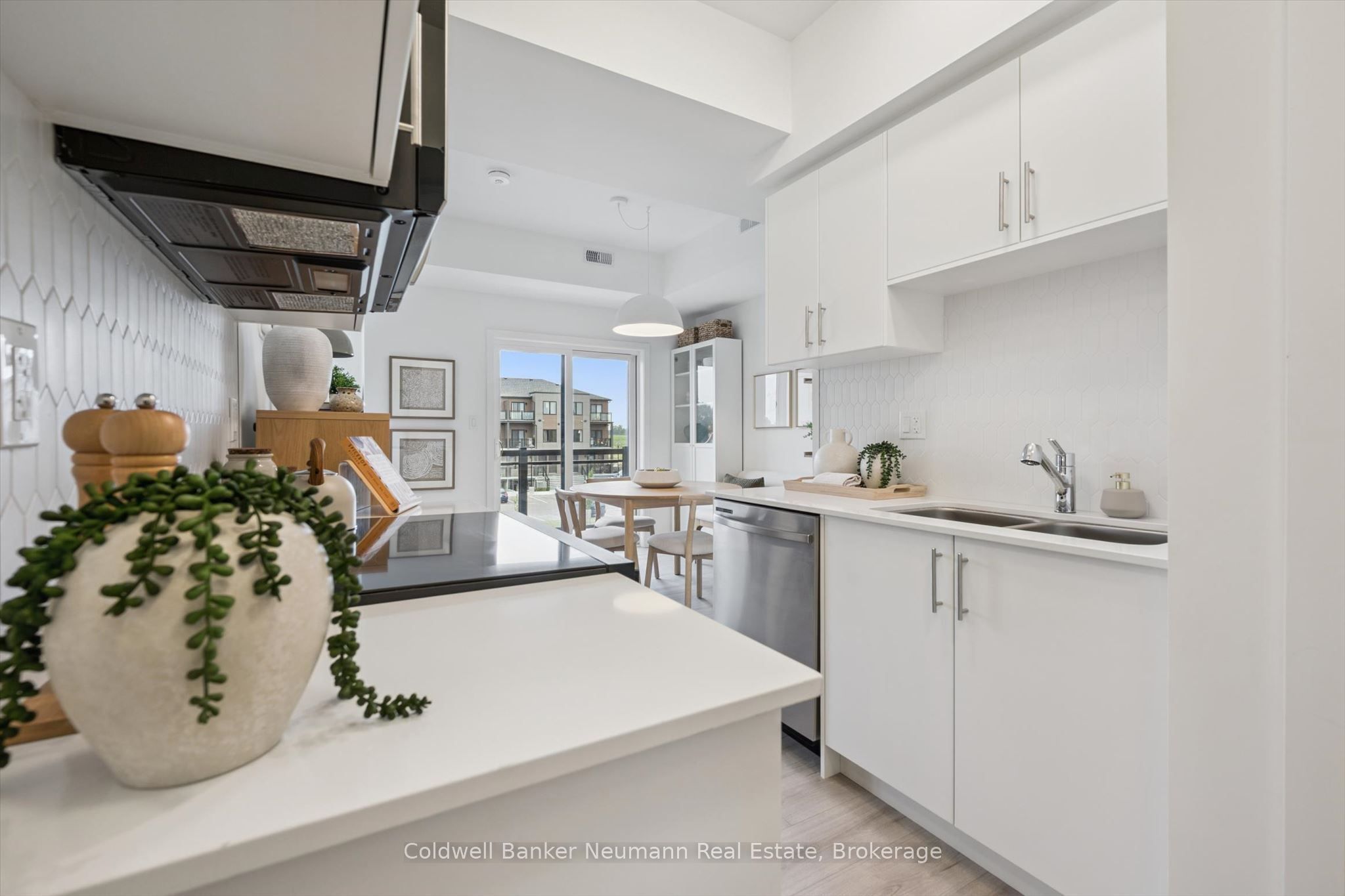 940 St David Street N 107, Centre Wellington, ON N1M 0L7 photo 3