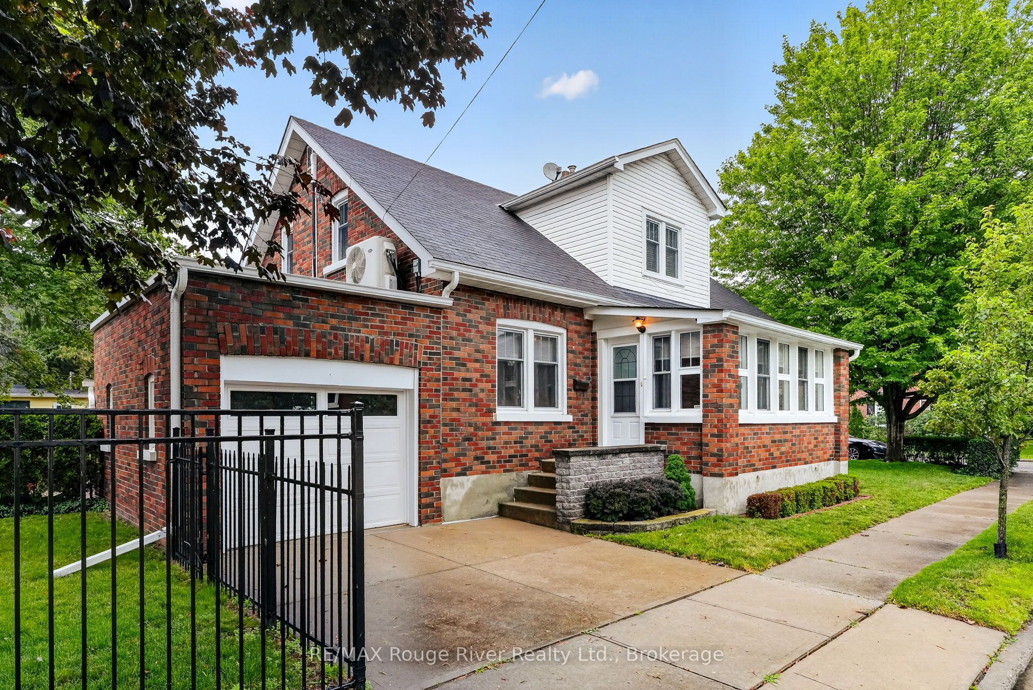 102 Havelock Street, Cobourg, ON K9A 2J7 photo 2