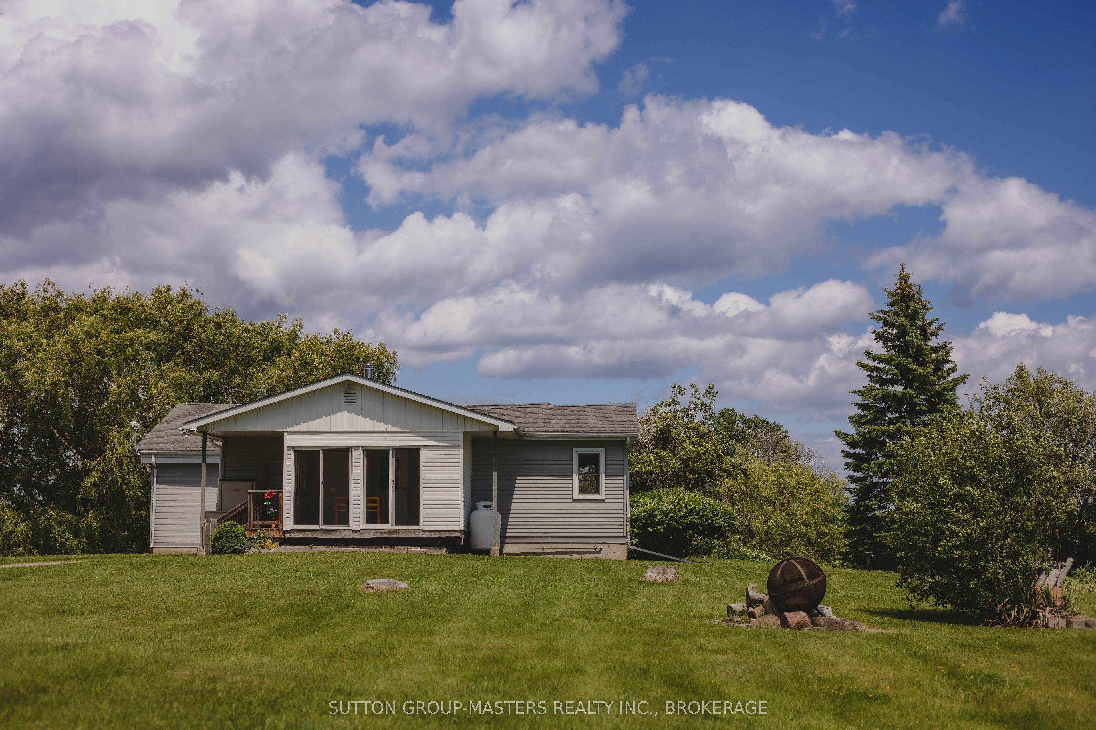 9392 Highway 33 Highway, Greater Napanee, ON K0H 1G0 photo 4