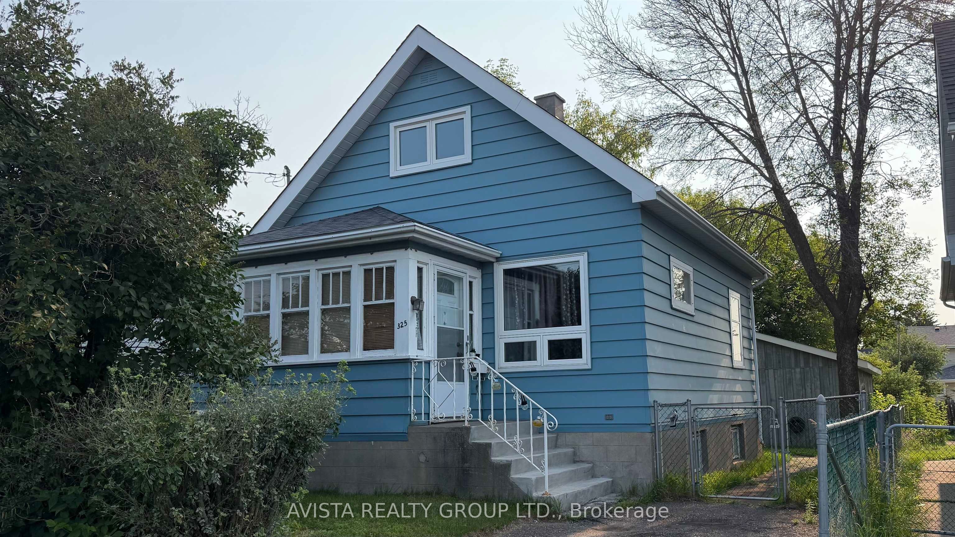 325 Ray Blvd, Thunder Bay, ON P7B 4E5