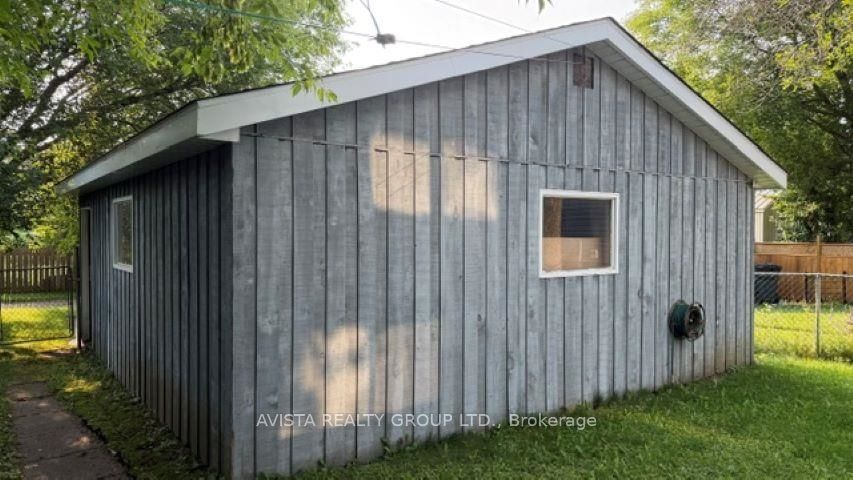 325 Ray Blvd, Thunder Bay, ON P7B 4E5 photo 2
