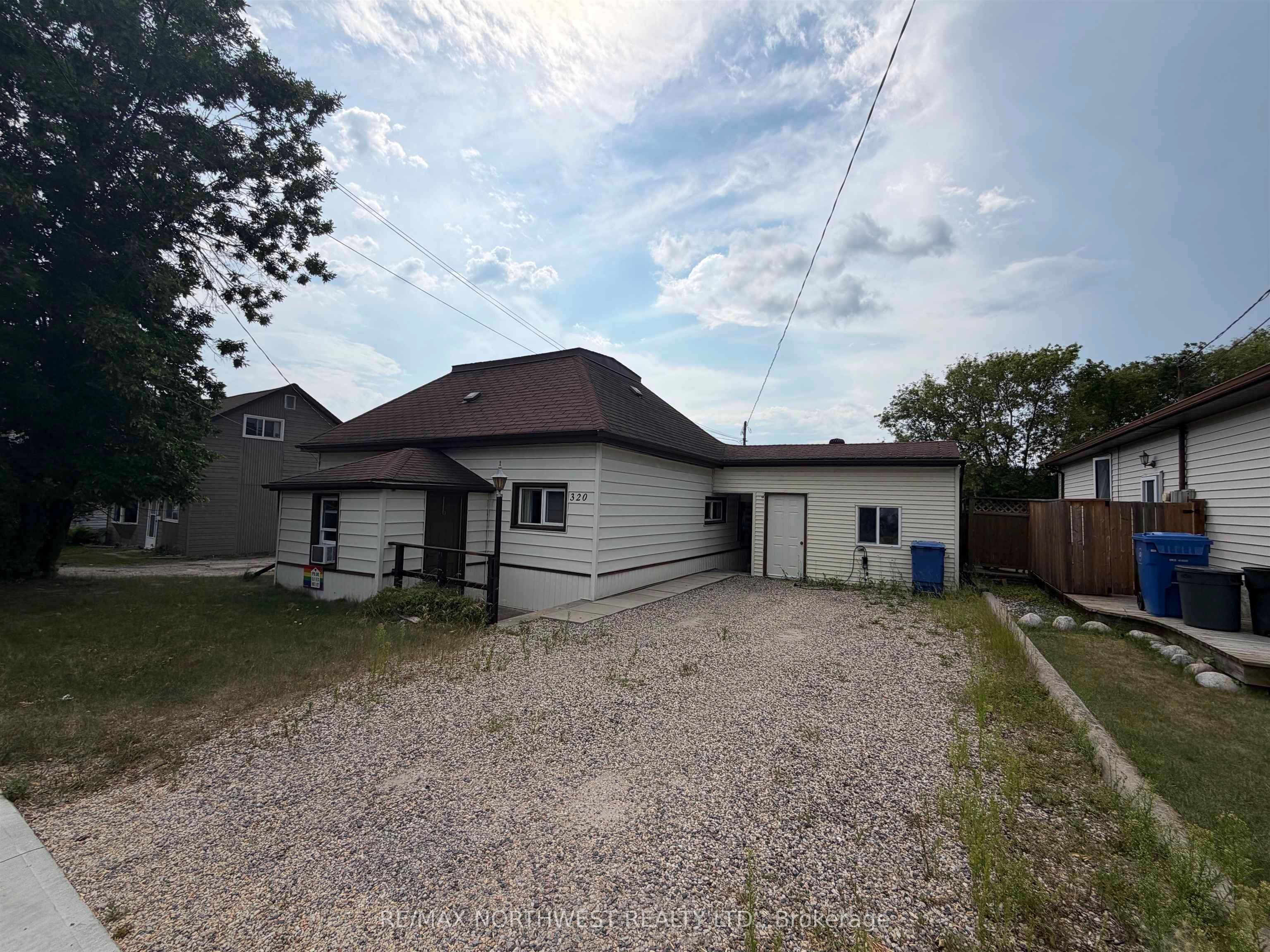 320 Tenth Street, Kenora, ON P0X 1C0 photo 2