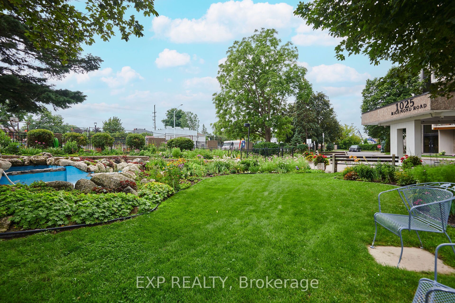 1025 Richmond Road 704, Woodroffe, ON K2B 8G8 photo 3