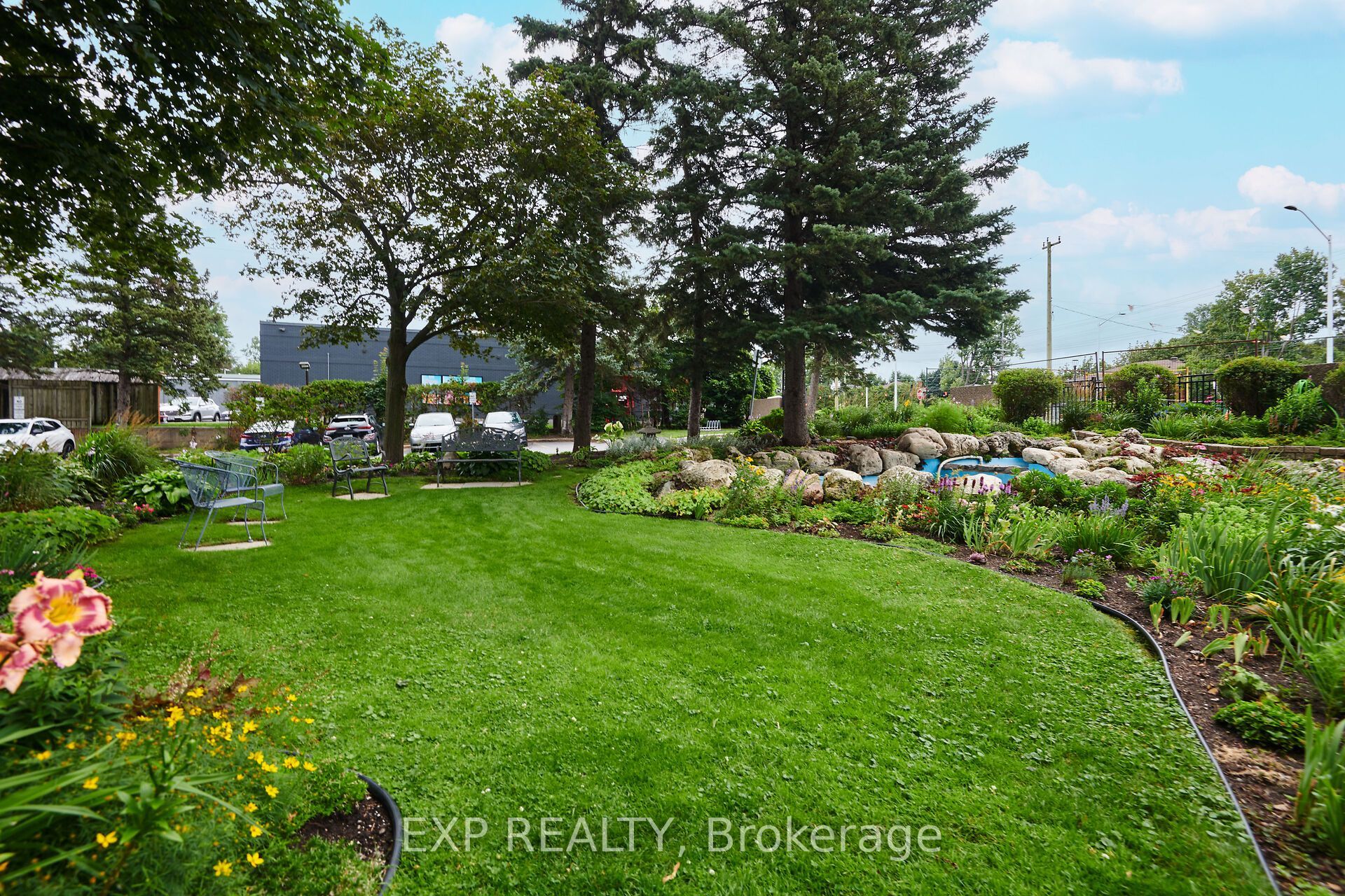 1025 Richmond Road 704, Woodroffe, ON K2B 8G8 photo 4