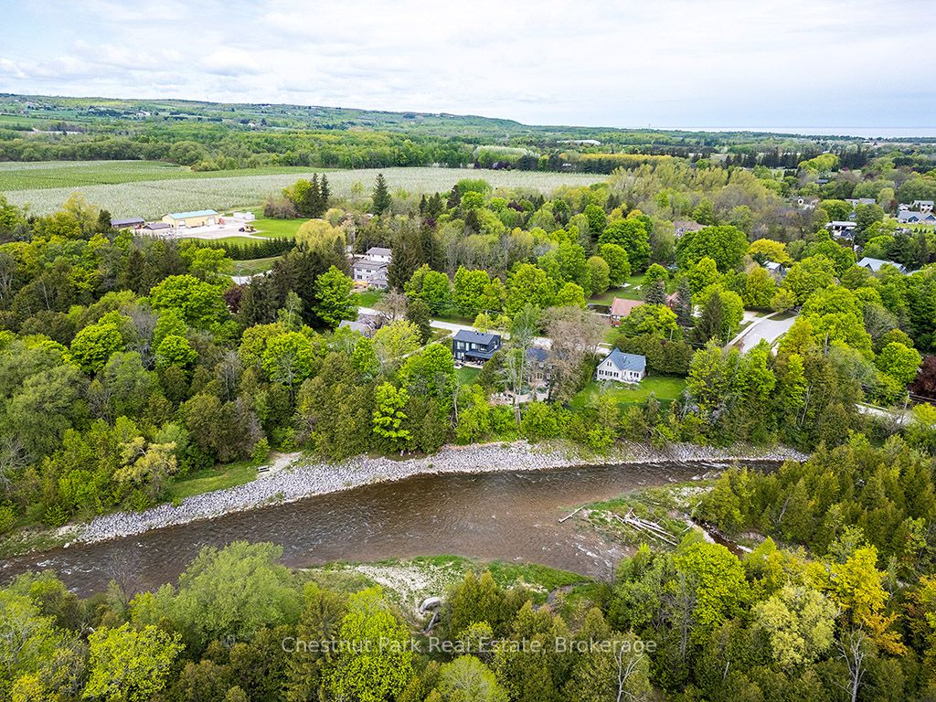 114 Clark Street, Blue Mountains, ON N0H 1J0 photo 2
