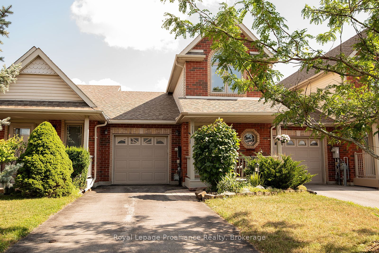 31 Hawthorn Street, Belleville, ON K8P 5M6