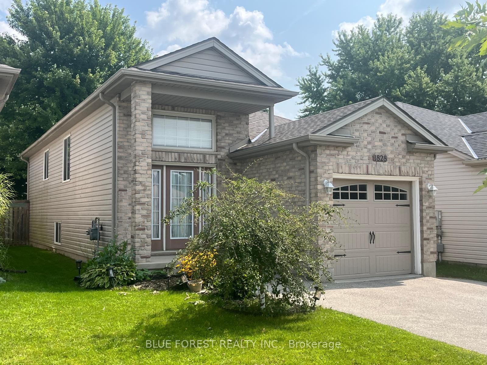1828 Marconi Boulevard, London East, ON N5V 4Y1