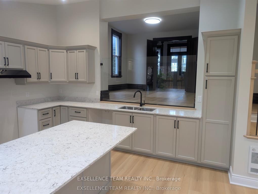 241 Sydney Street, Cornwall, ON K6H 3H3 photo 4