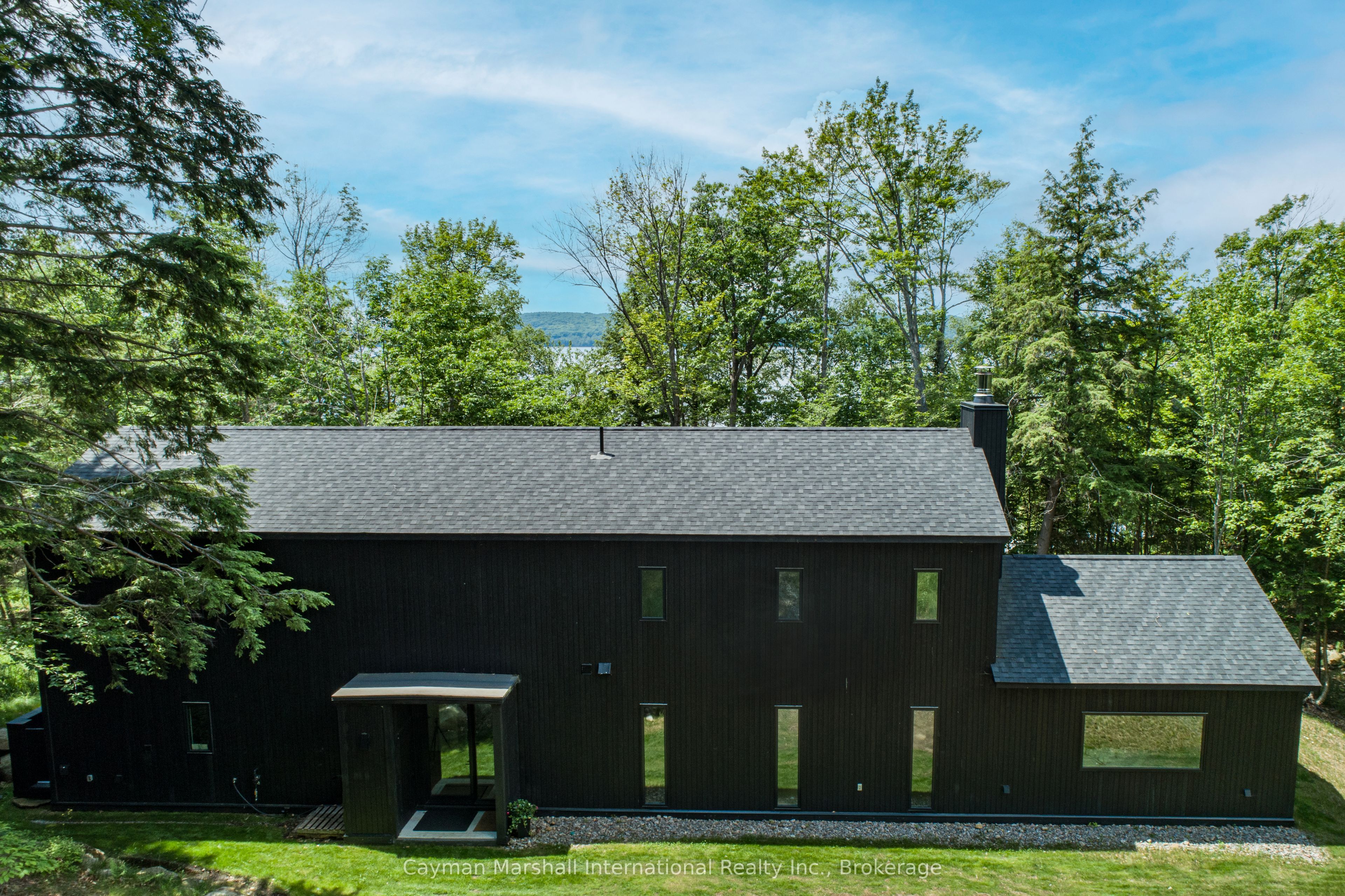 168 Bigwin Island, Lake of Bays, ON P0B 1A0