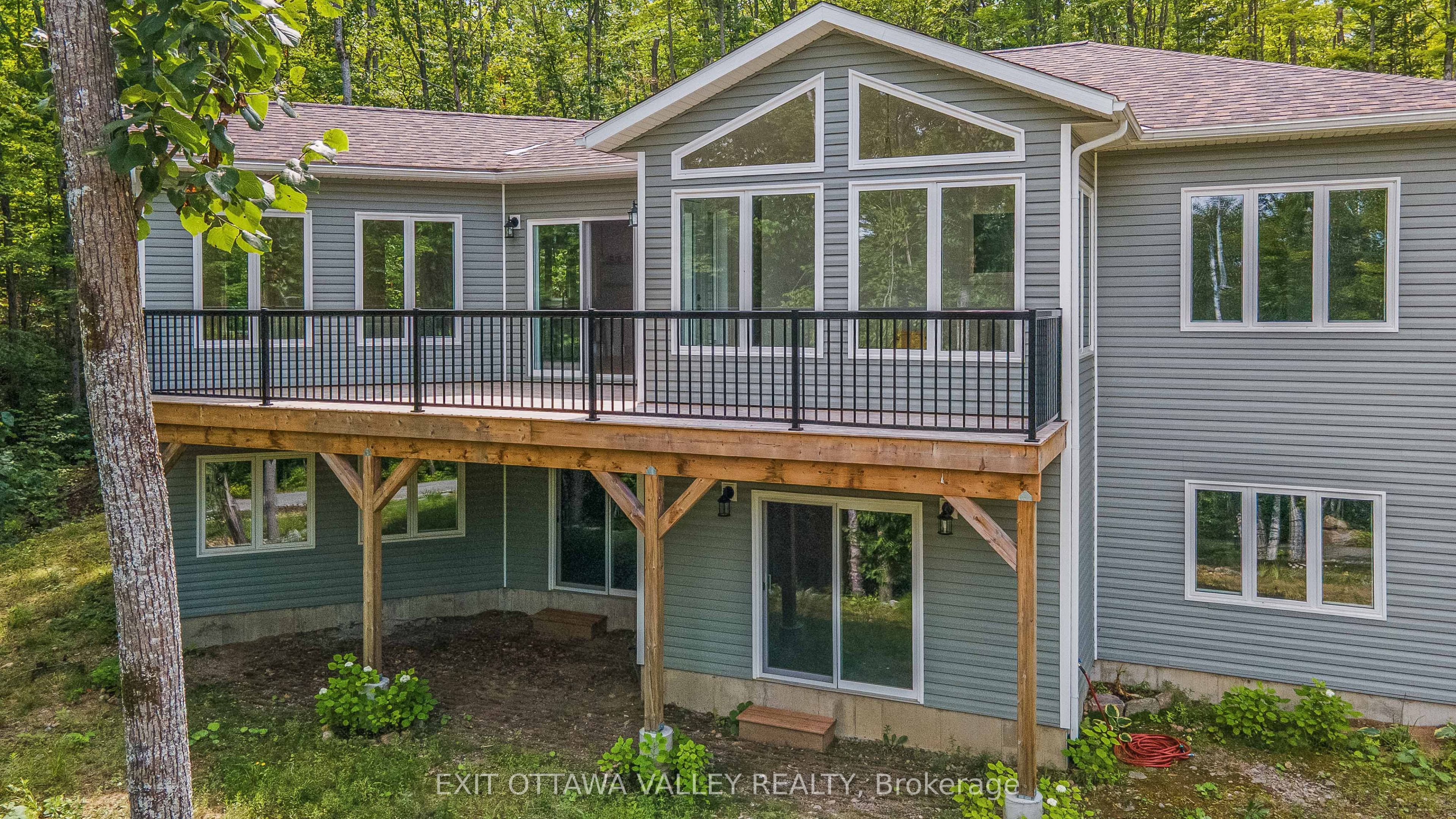 698 Mitchell Road, Madawaska Valley, ON K0J 1B0 photo 3