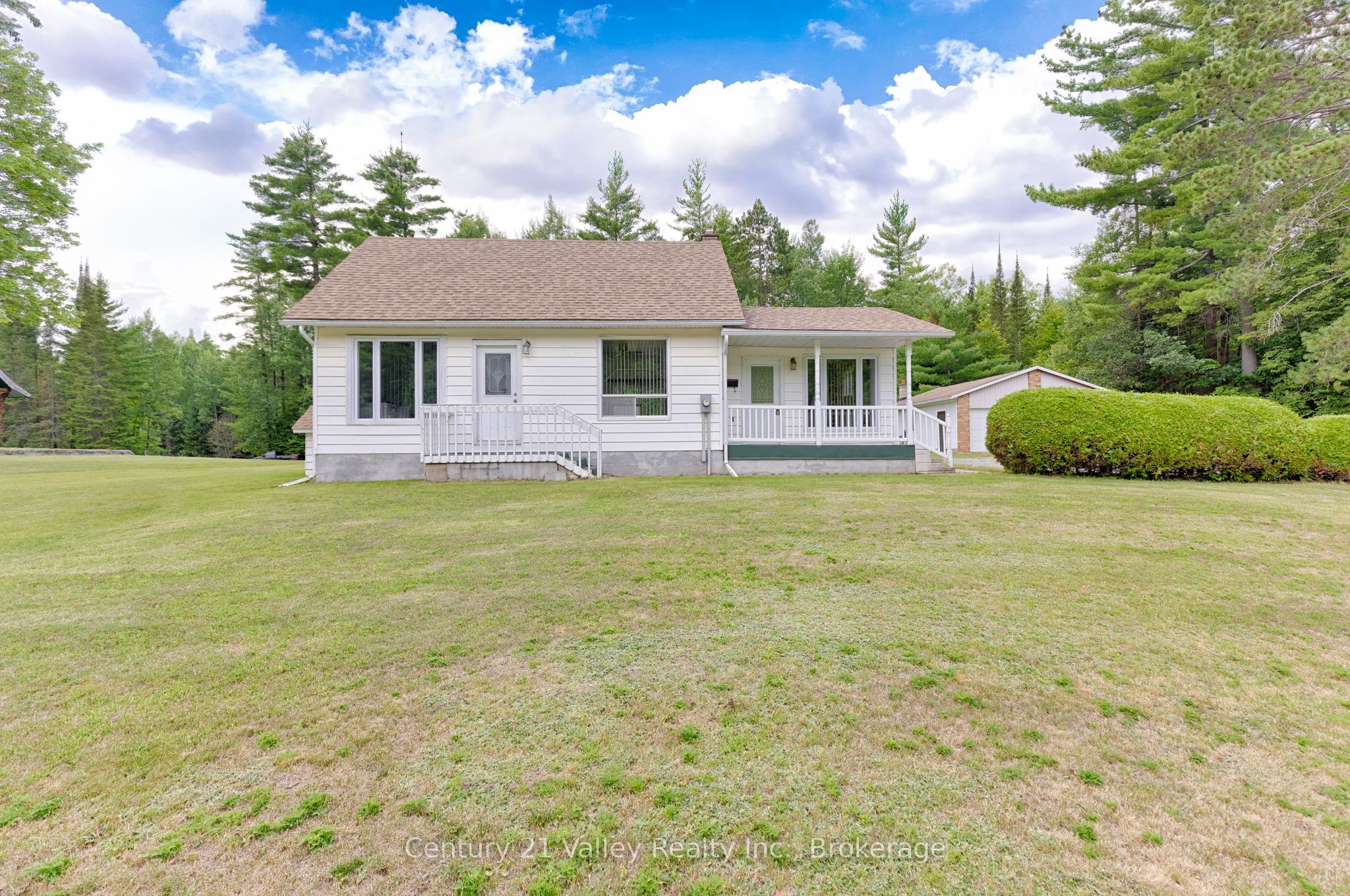 33949 41 Highway, Bonnechere Valley, ON K0J 1T0