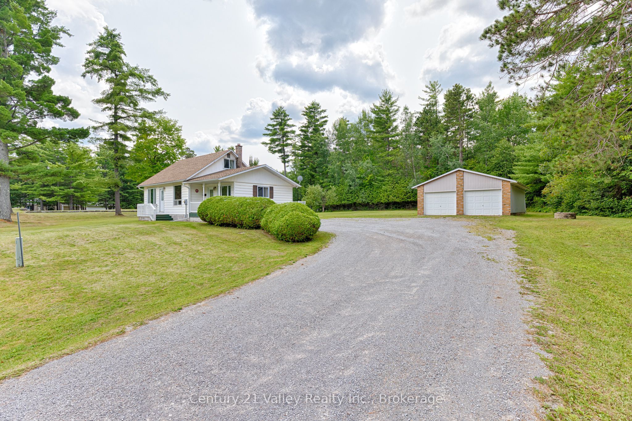 33949 41 Highway, Bonnechere Valley, ON K0J 1T0 photo 2