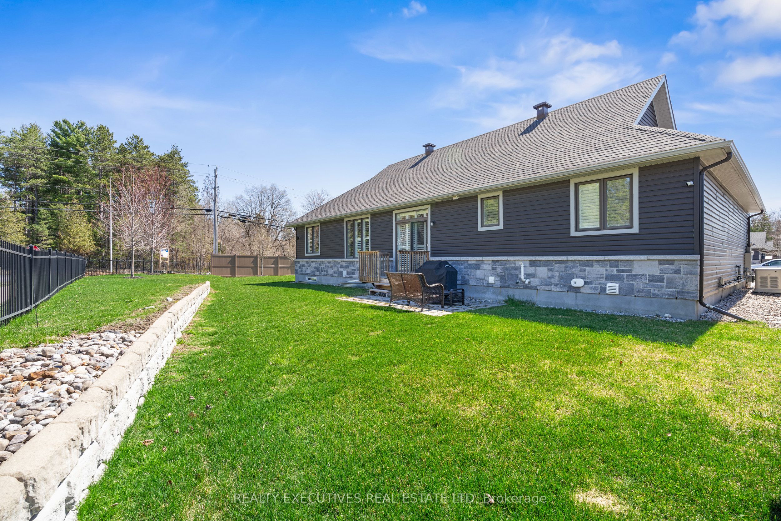 90 Magnolia Way, North Grenville, ON K0G 1J0 photo 3